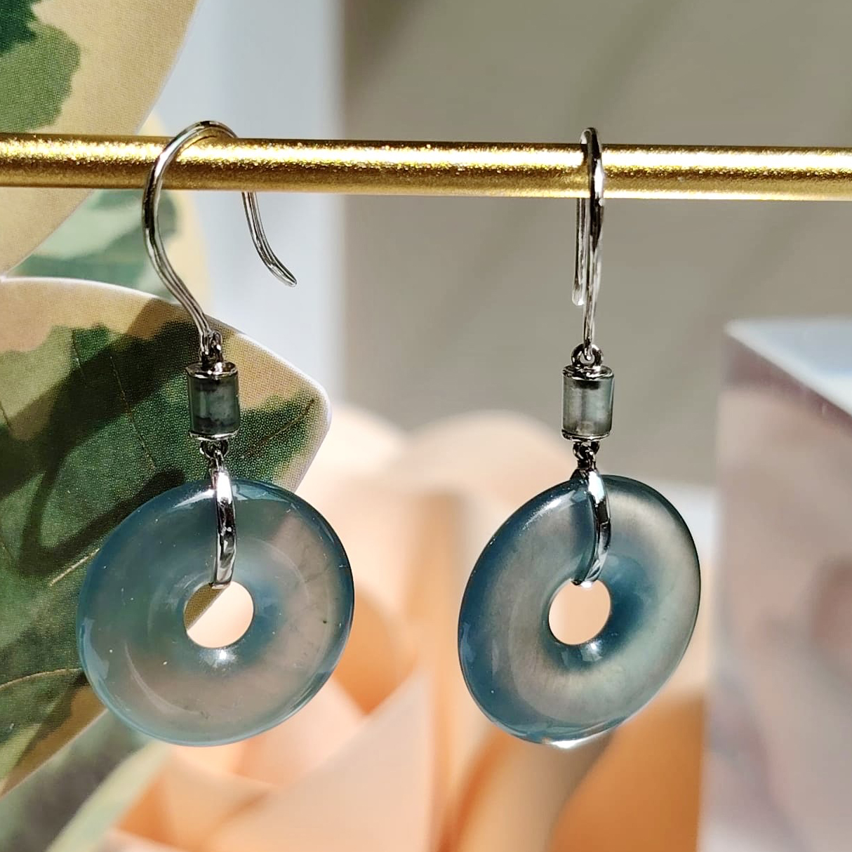 18K White Gold Bluish Donut Earrings (PJA01177)