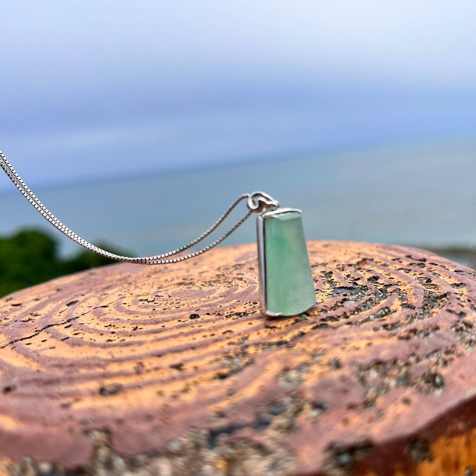 18K White Gold Trapezium 无事牌 Pendant (PJA00488)