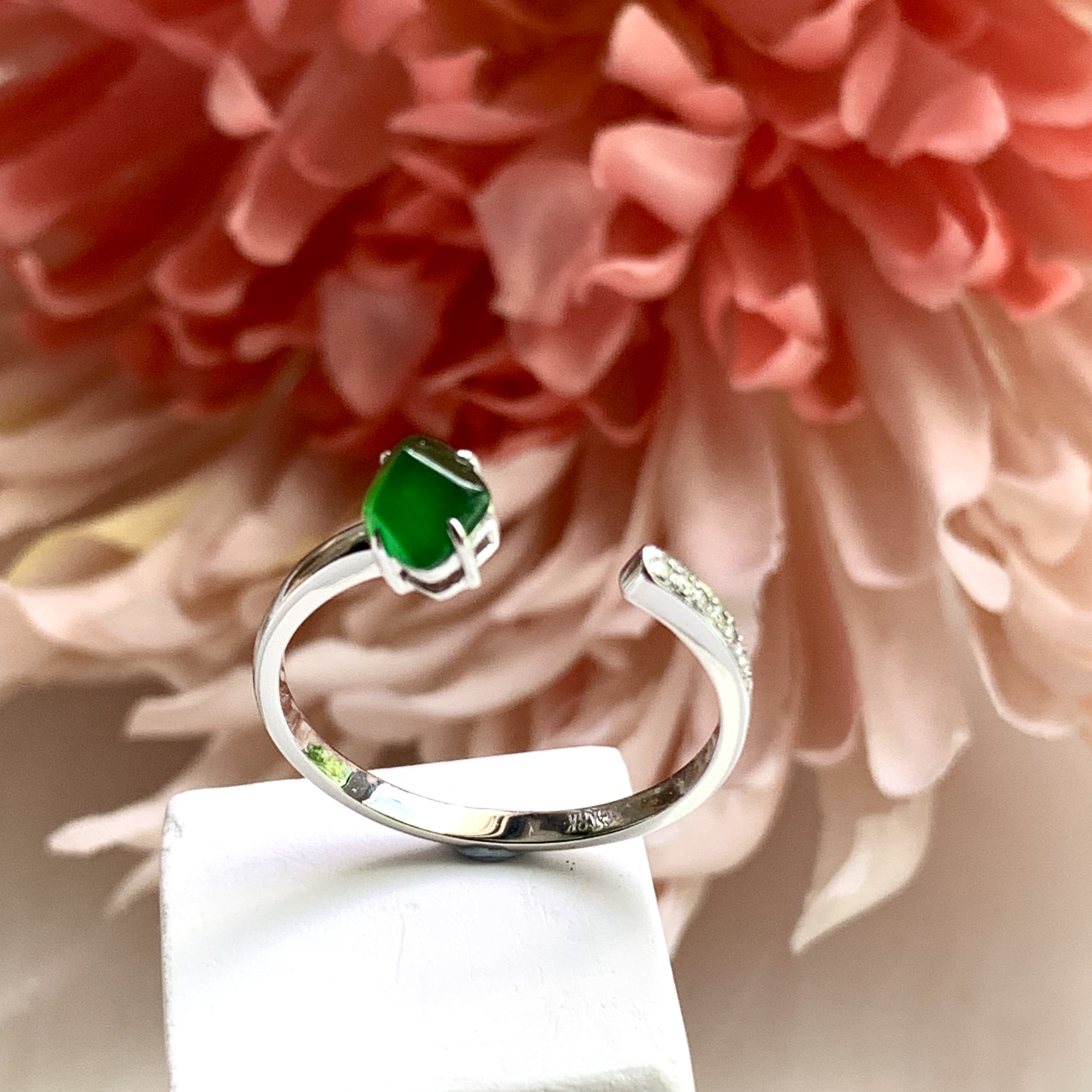 18k White Gold Irregular Shape Jade Ring (PJA00933)