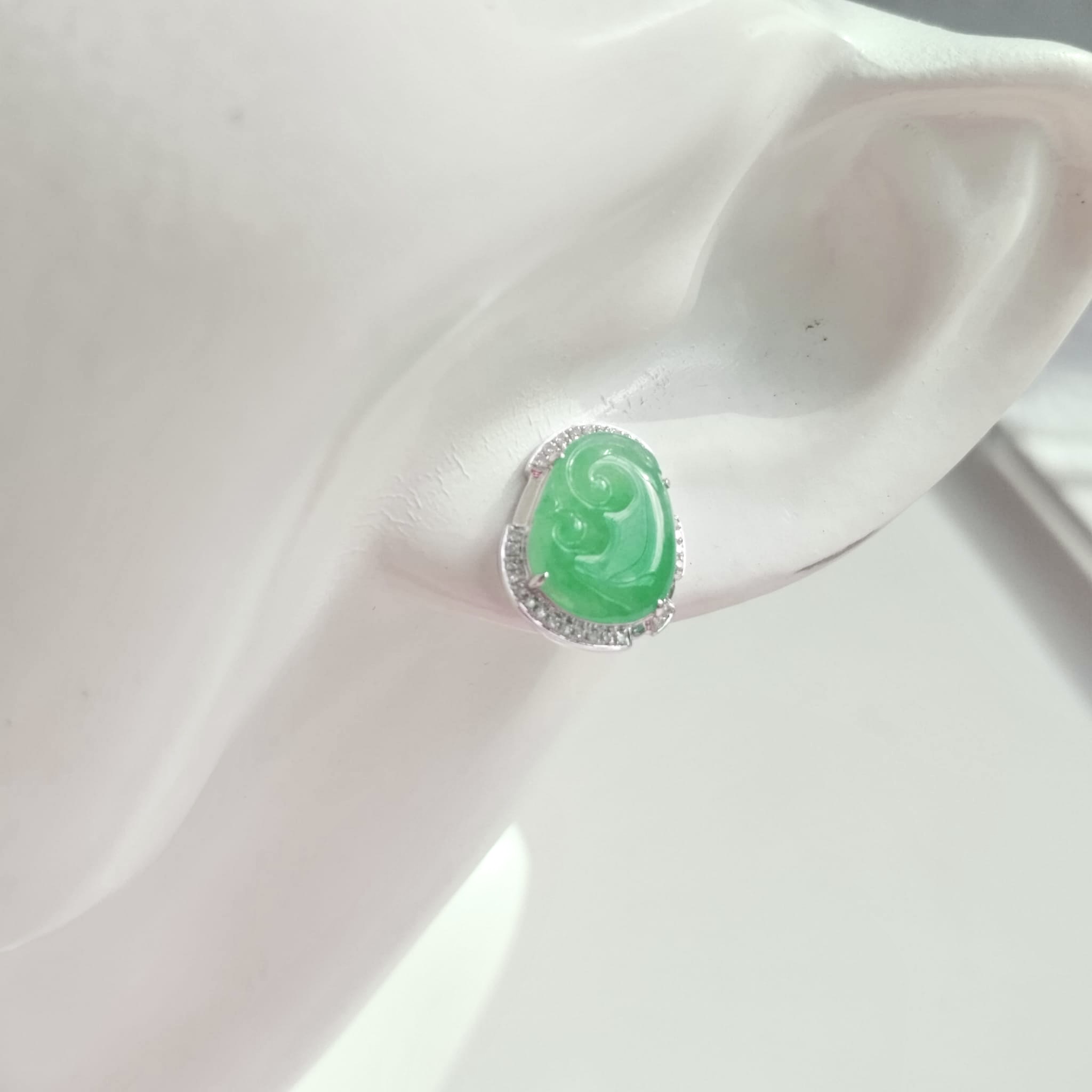 18K White Gold Ruyi Jade Earrings (PJA01086)