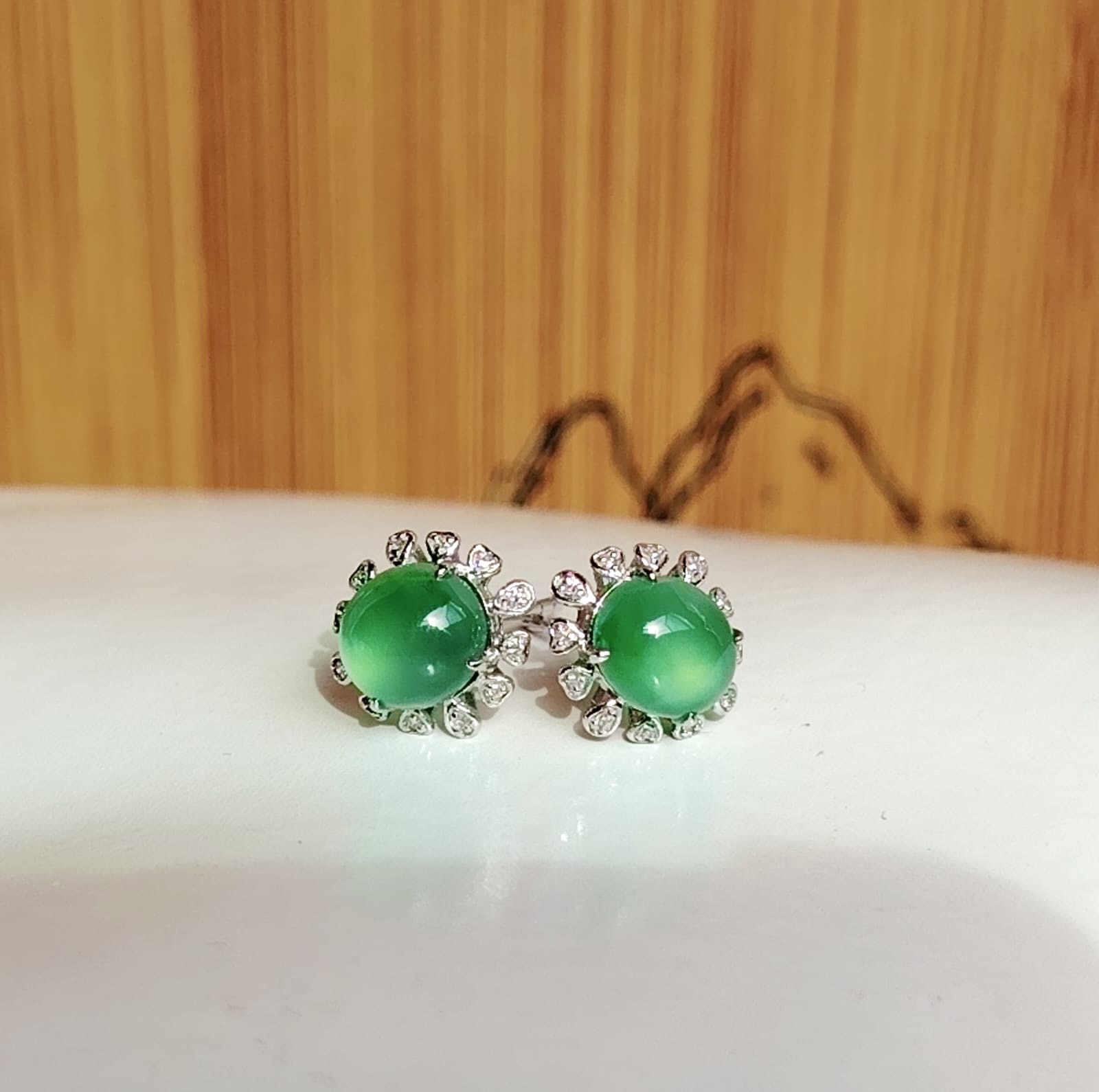 18K White Gold Green Trapezium Jade Earrings (PJA01033)