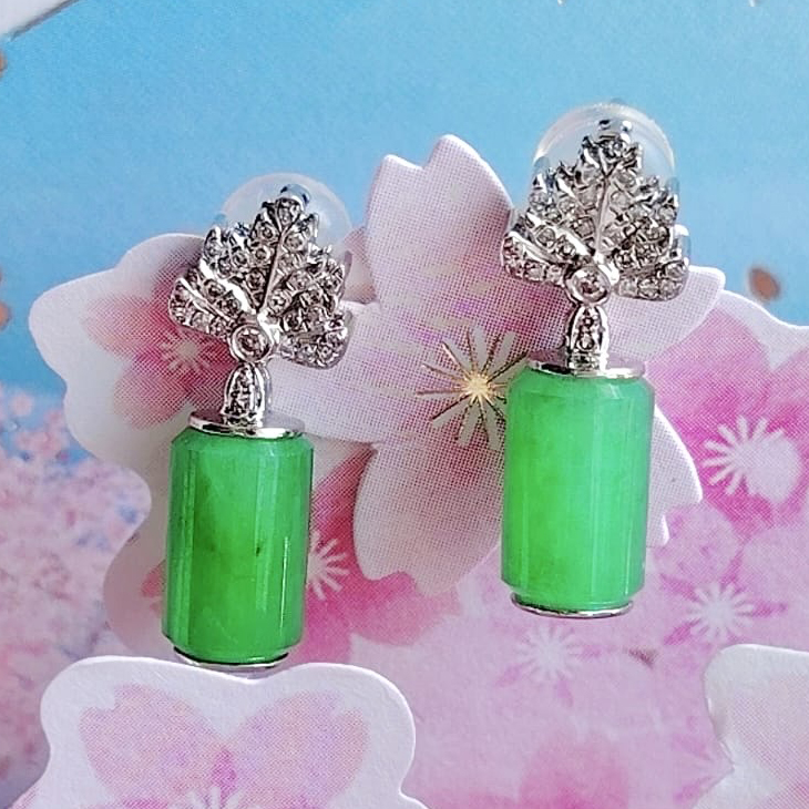 18K White Gold Green Lantern Jade Earrings (PJA01104)