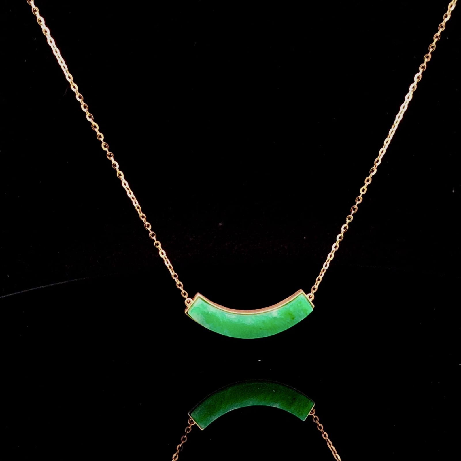18K Yellow Gold Green Smily Jade Necklace (PJA01222)