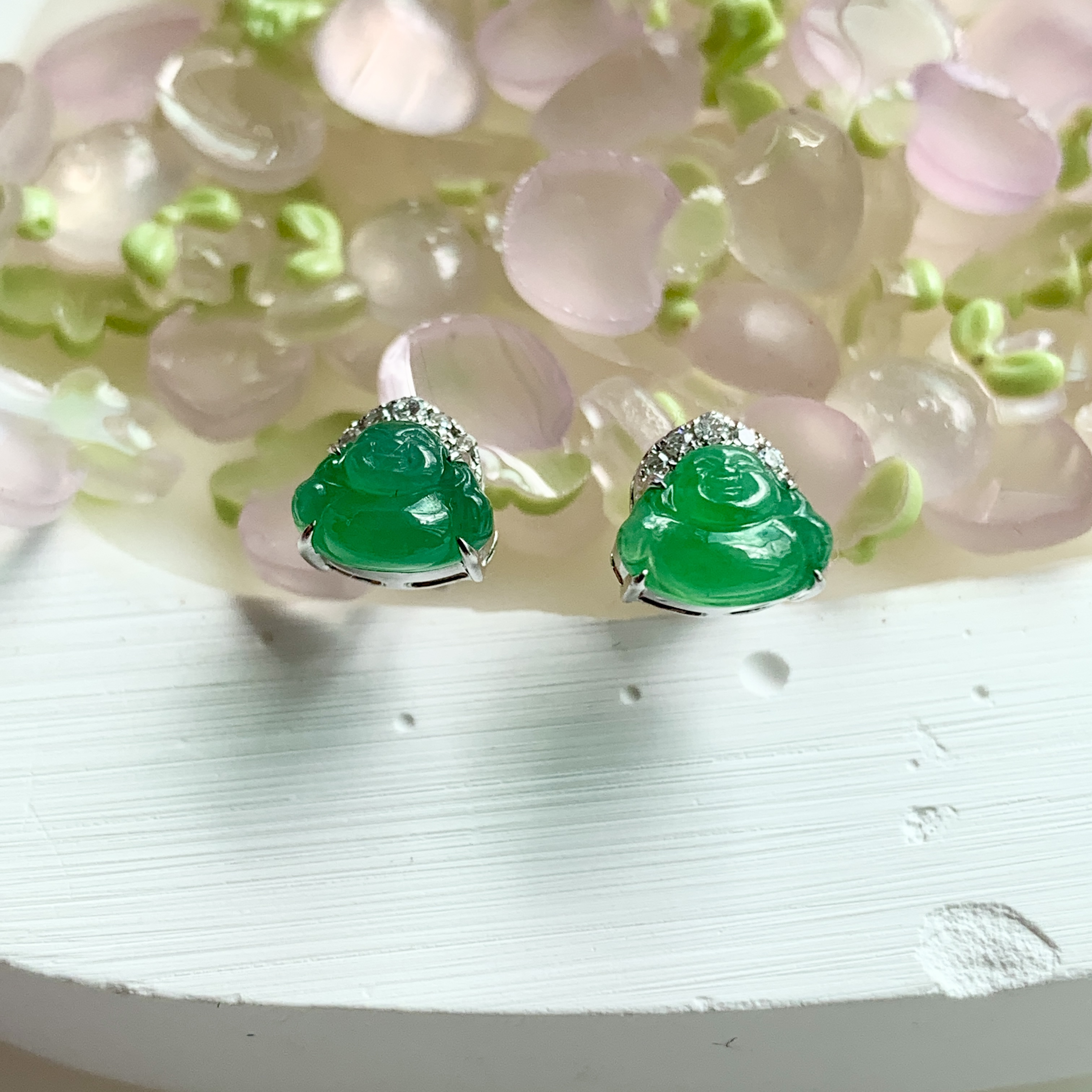 18K White Gold Green Laugh+B2:B25ing Buddha Earrings (PJA01159)