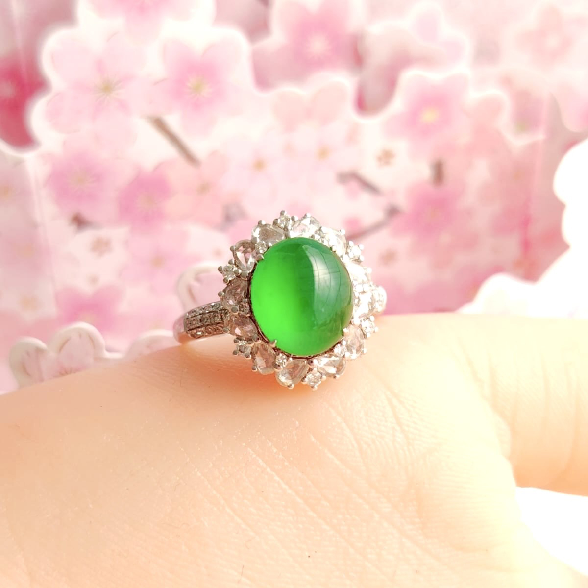 18K White Gold Green Cabochon Jade Ring (PJA00655)