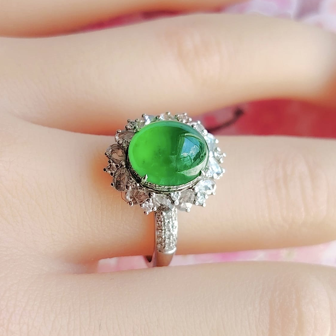18K White Gold Green Cabochon Jade Ring (PJA00655)
