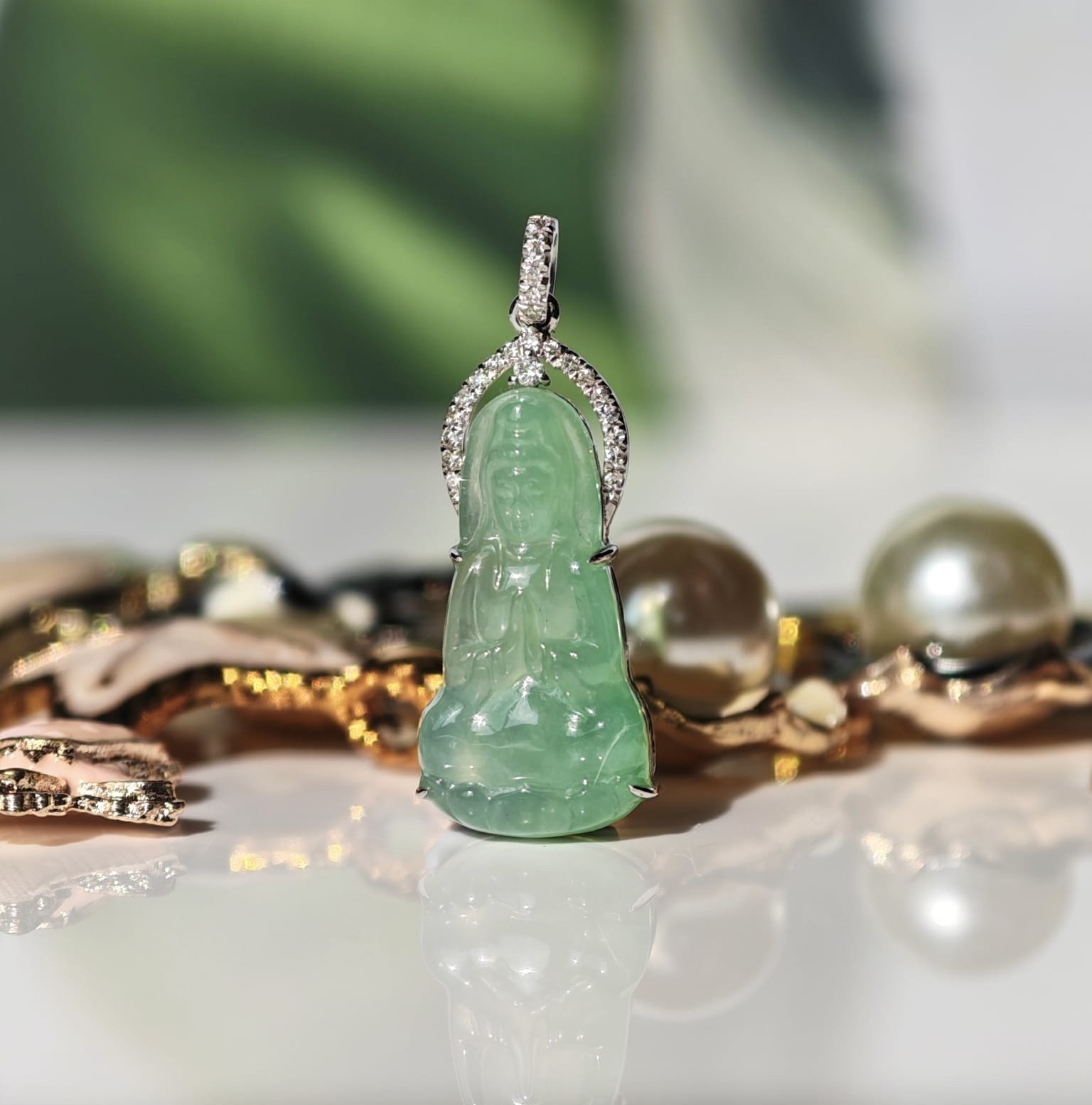 18K White Gold Guan Yim Pendant (PJA01248)