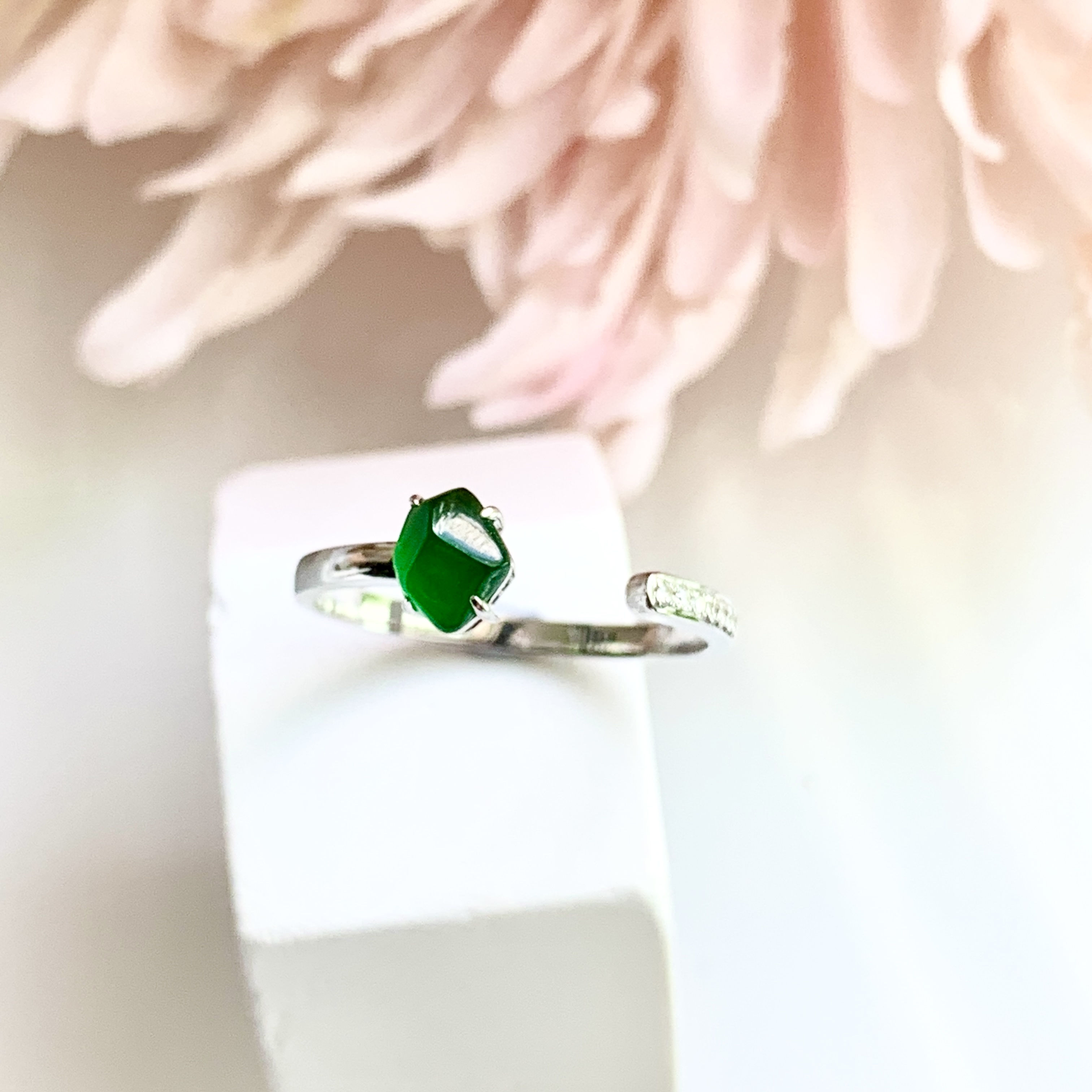 18k White Gold Irregular Shape Jade Ring (PJA00933)