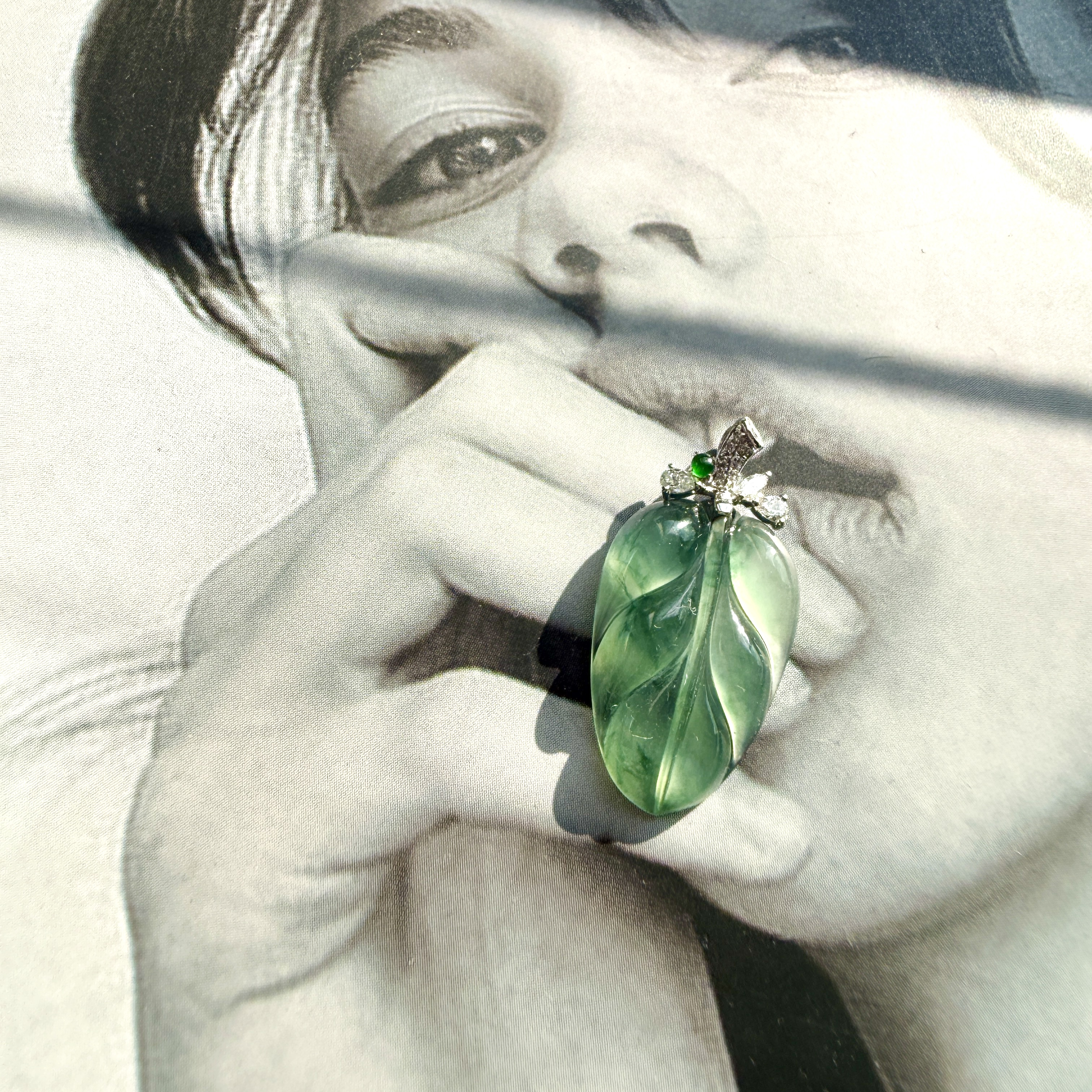 18K White Gold Leaf Pendant (PJA01399)