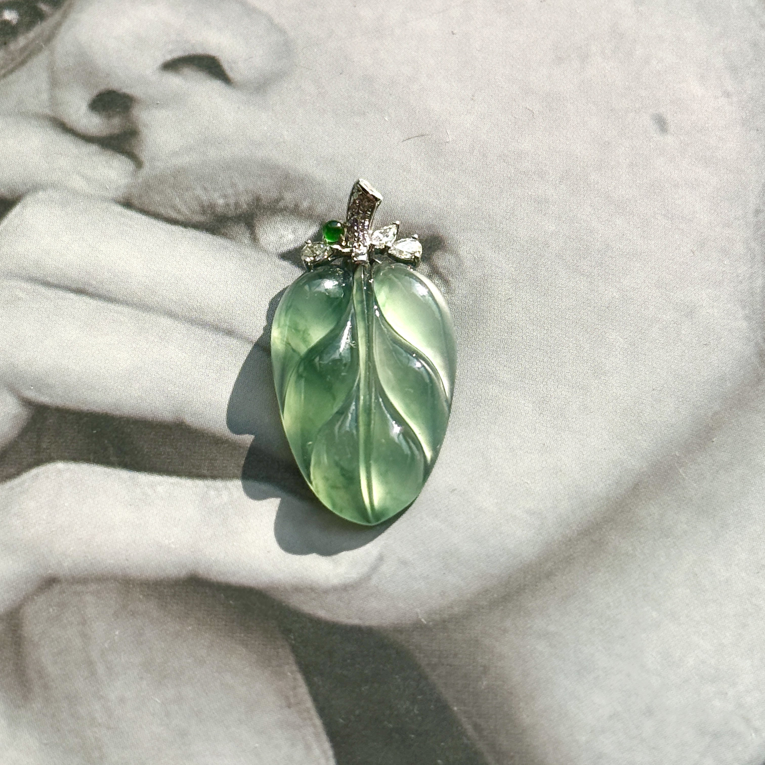 18K White Gold Leaf Pendant (PJA01399)
