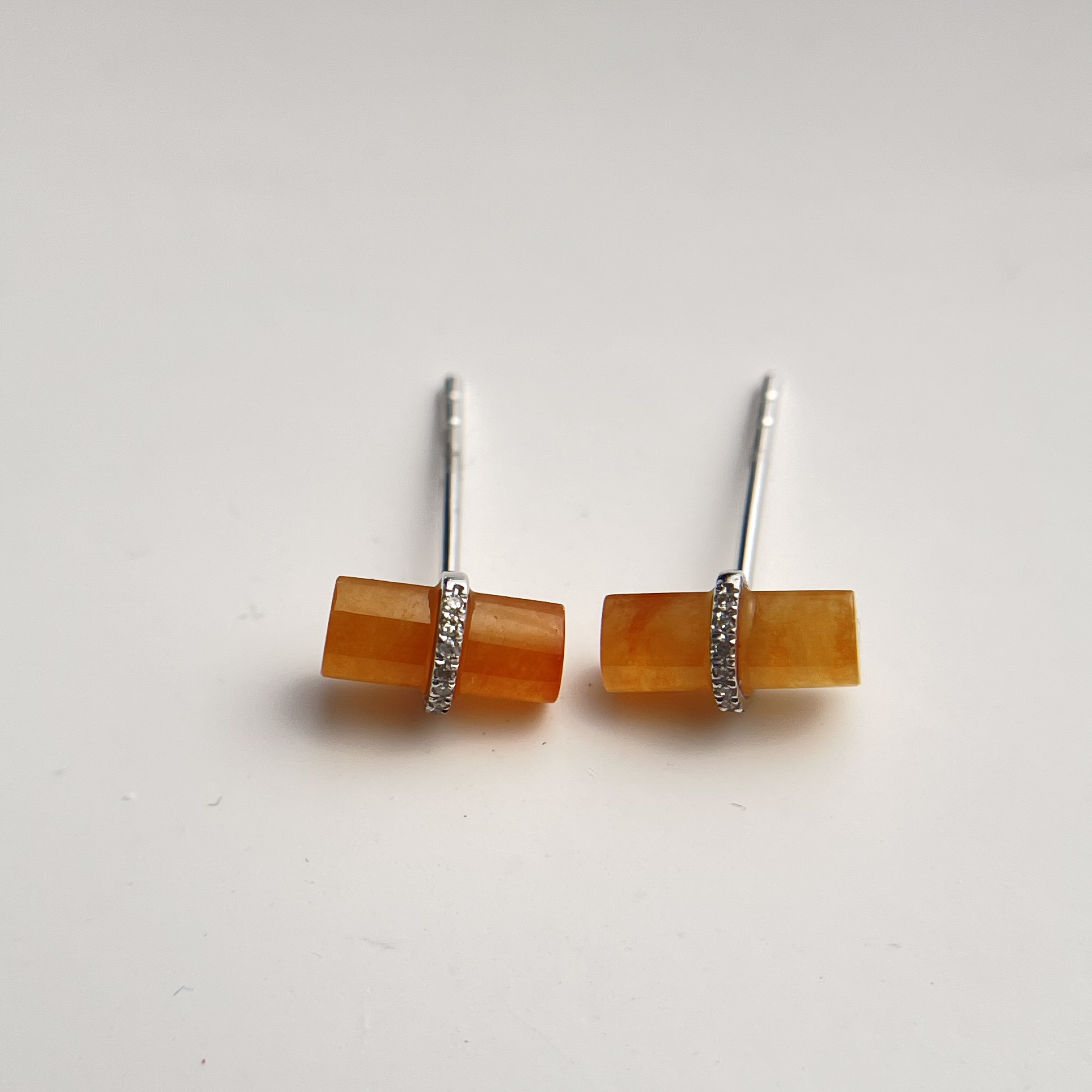 18K White Gold Green Jade Cabochons Earrings (PJA00301)