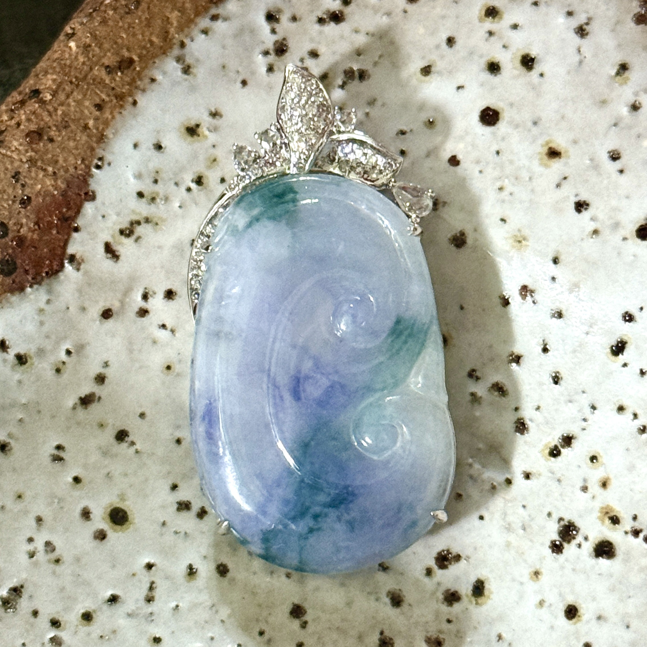 18K White Gold Ruyi Lavender Jade Pendant (PJA00361)