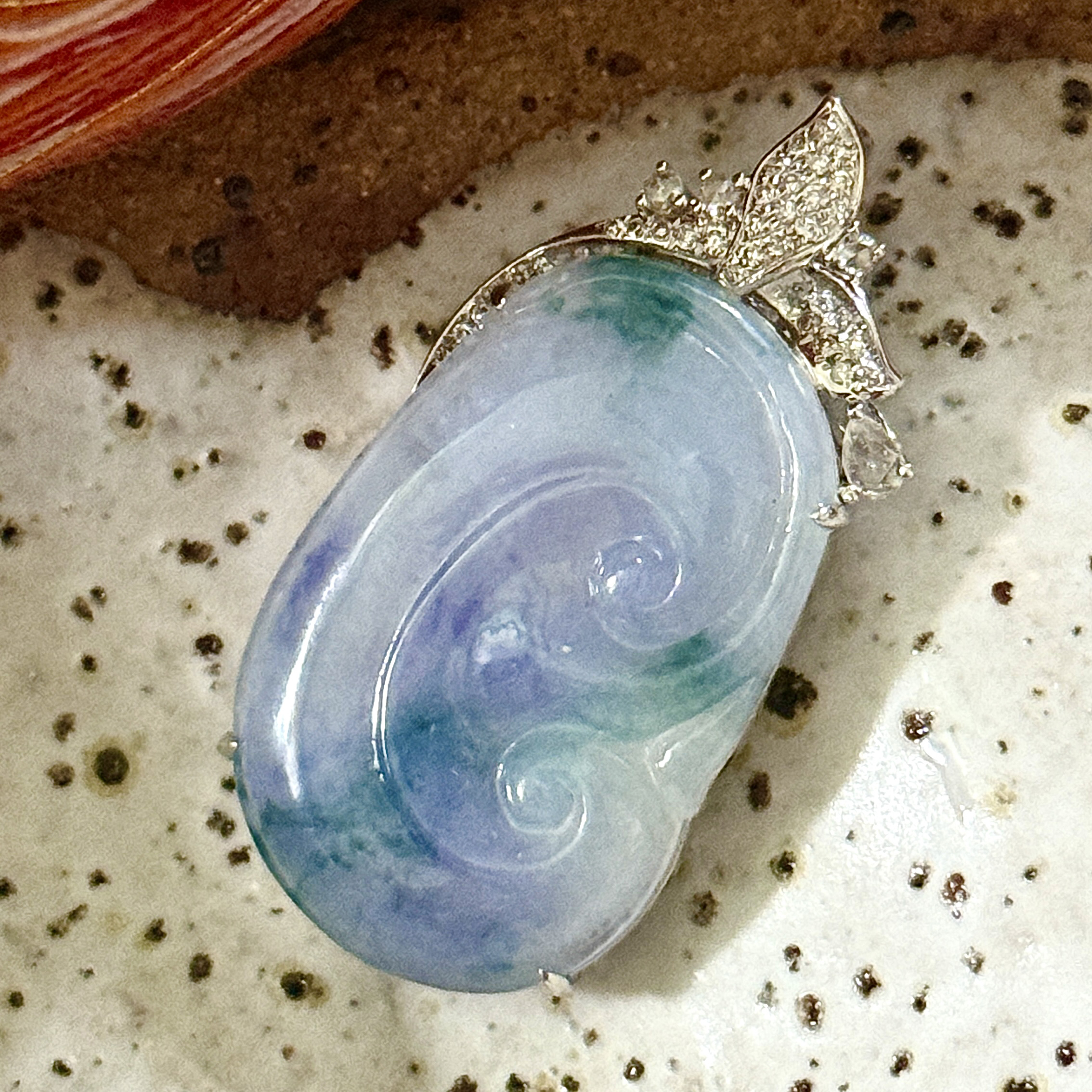 18K White Gold Ruyi Lavender Jade Pendant (PJA00361)