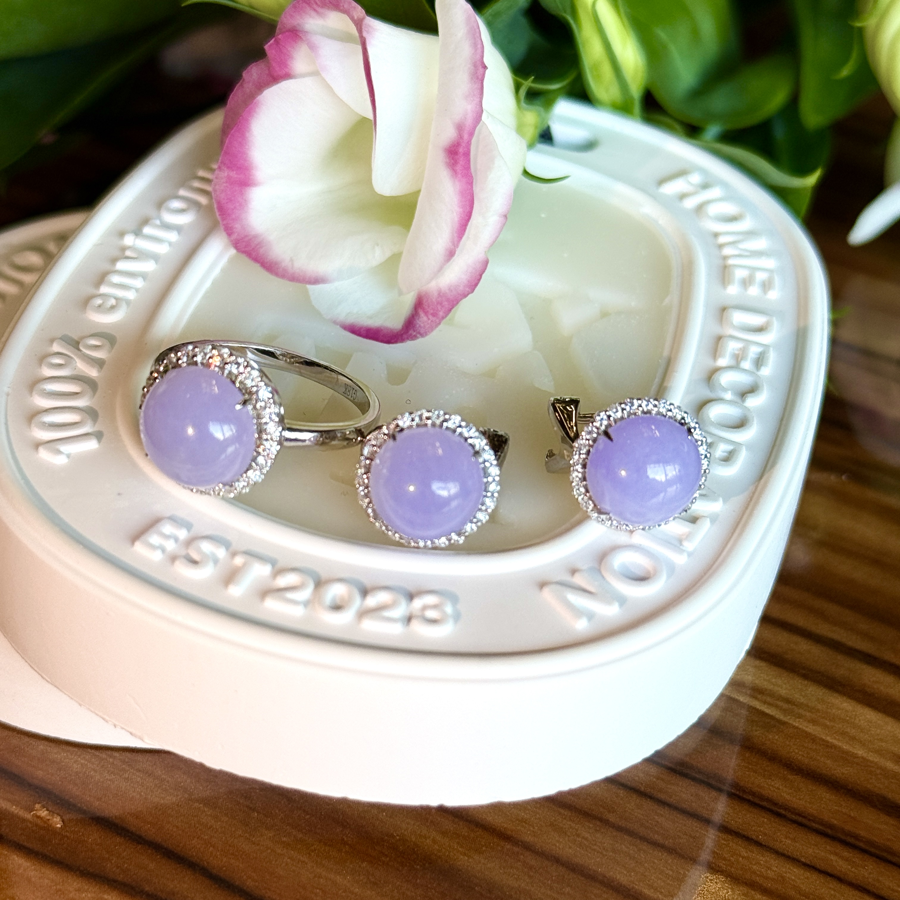 18k White Gold Lavender Jade Ring (PJA00813A)