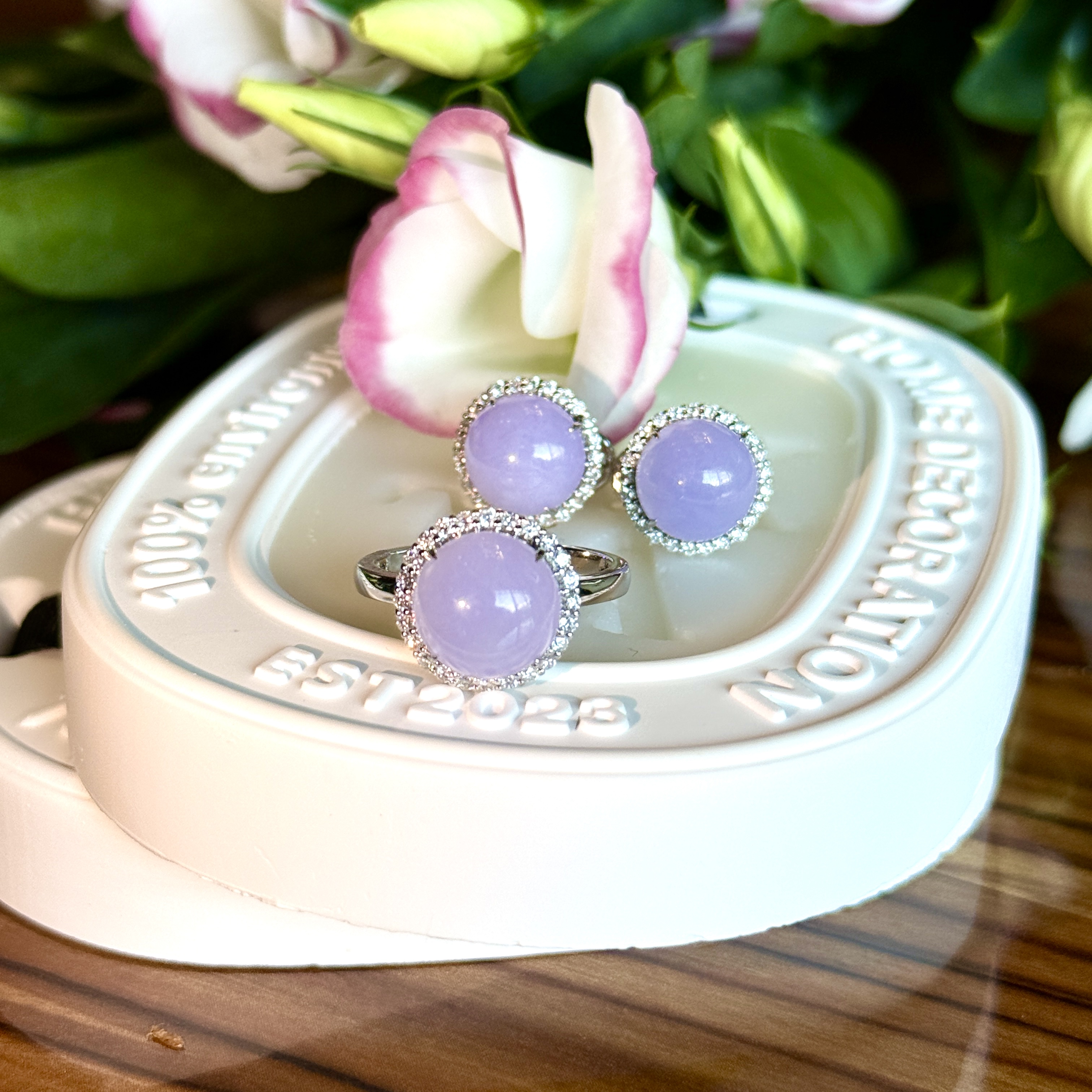 18k White Gold Lavender Jade Ring (PJA00813A)
