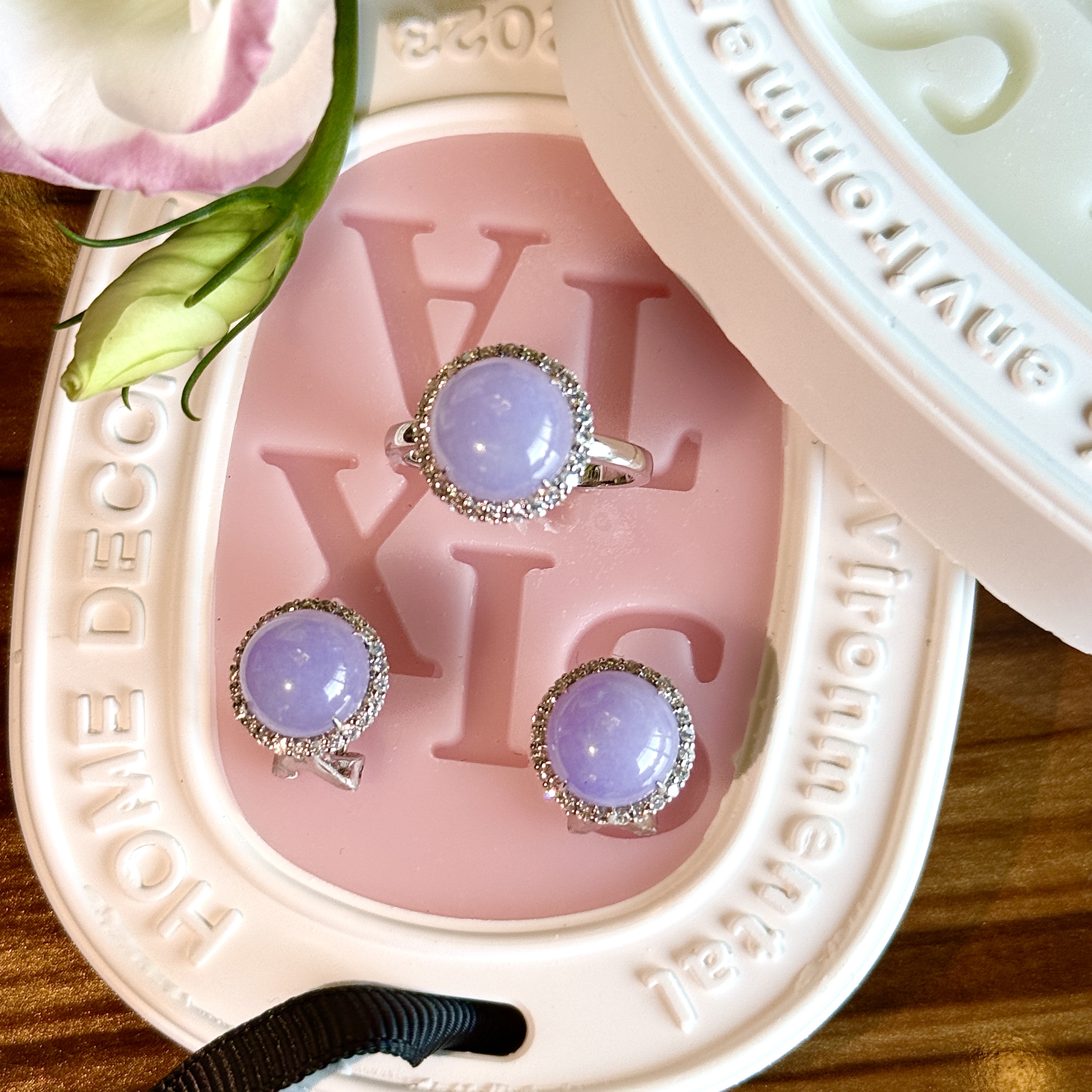 18k White Gold Lavender Jade Ring (PJA00813A)