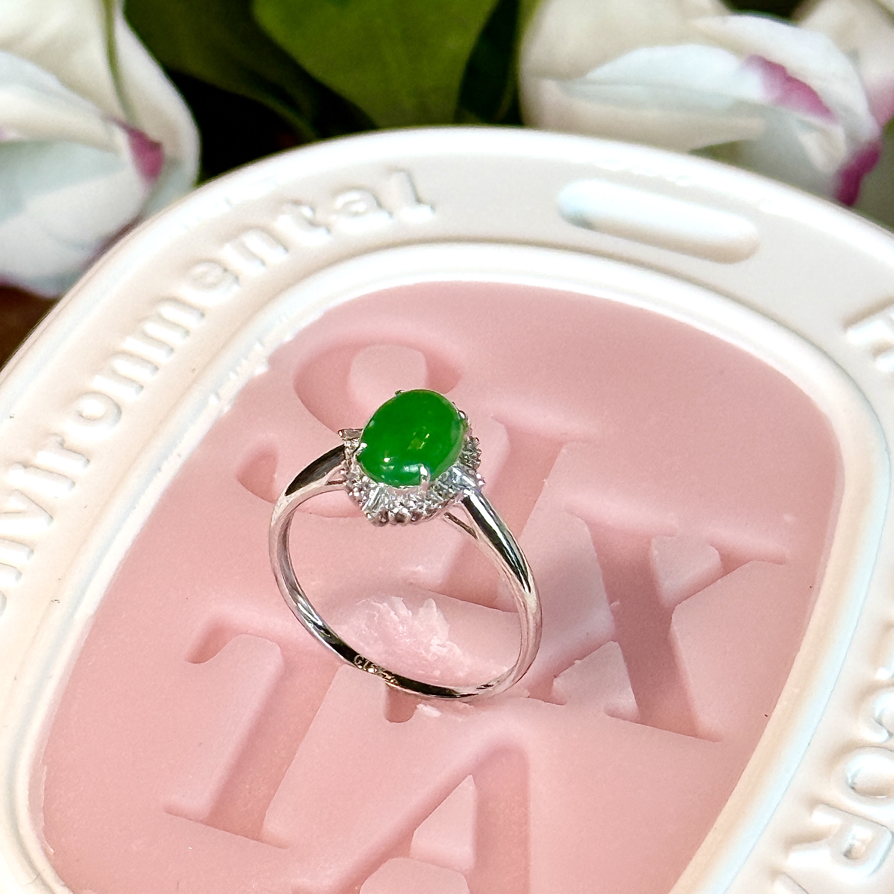 18k White Gold Green Jade Ring (PJA00929)