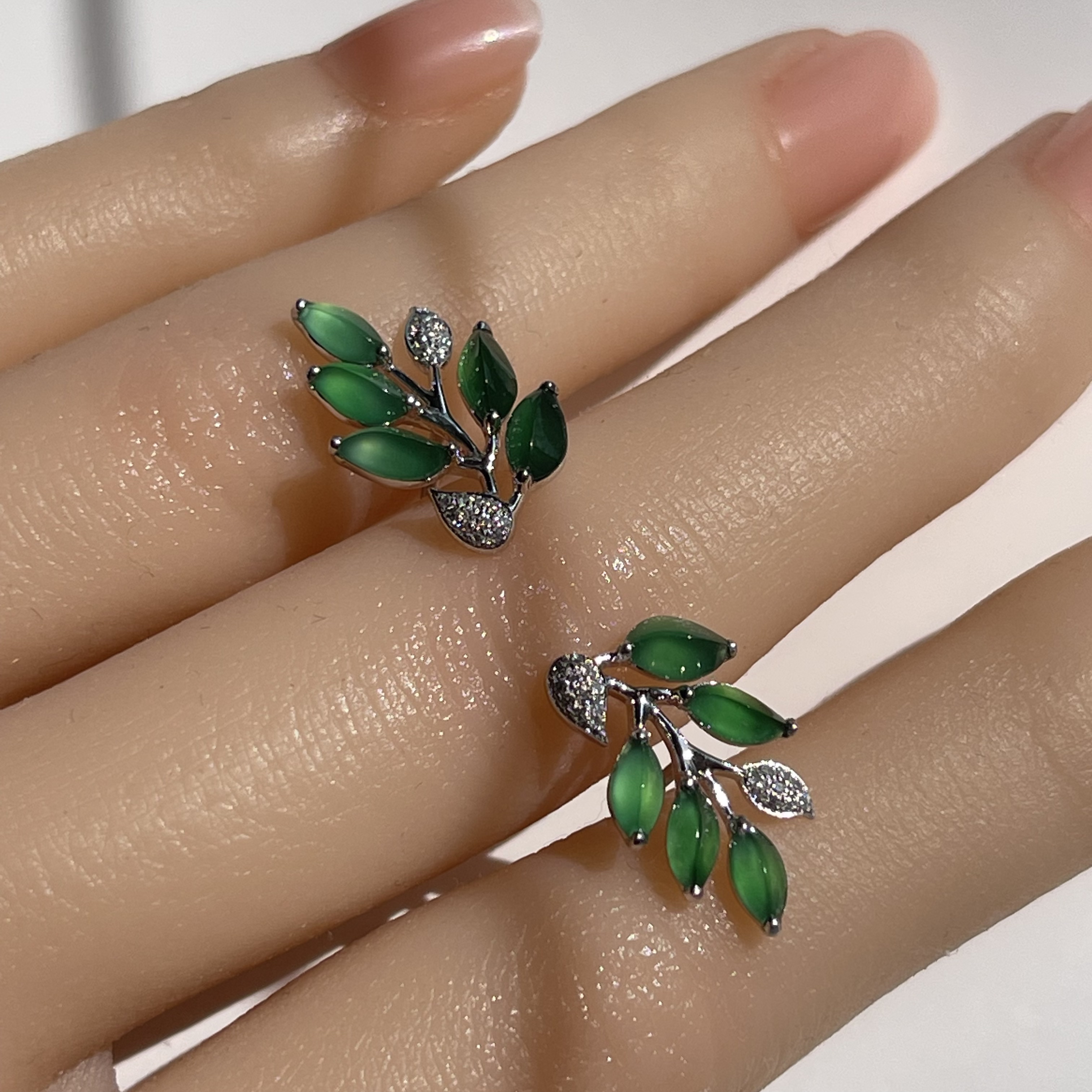 18K White Gold Flower Jade Earrings (PJA00399)