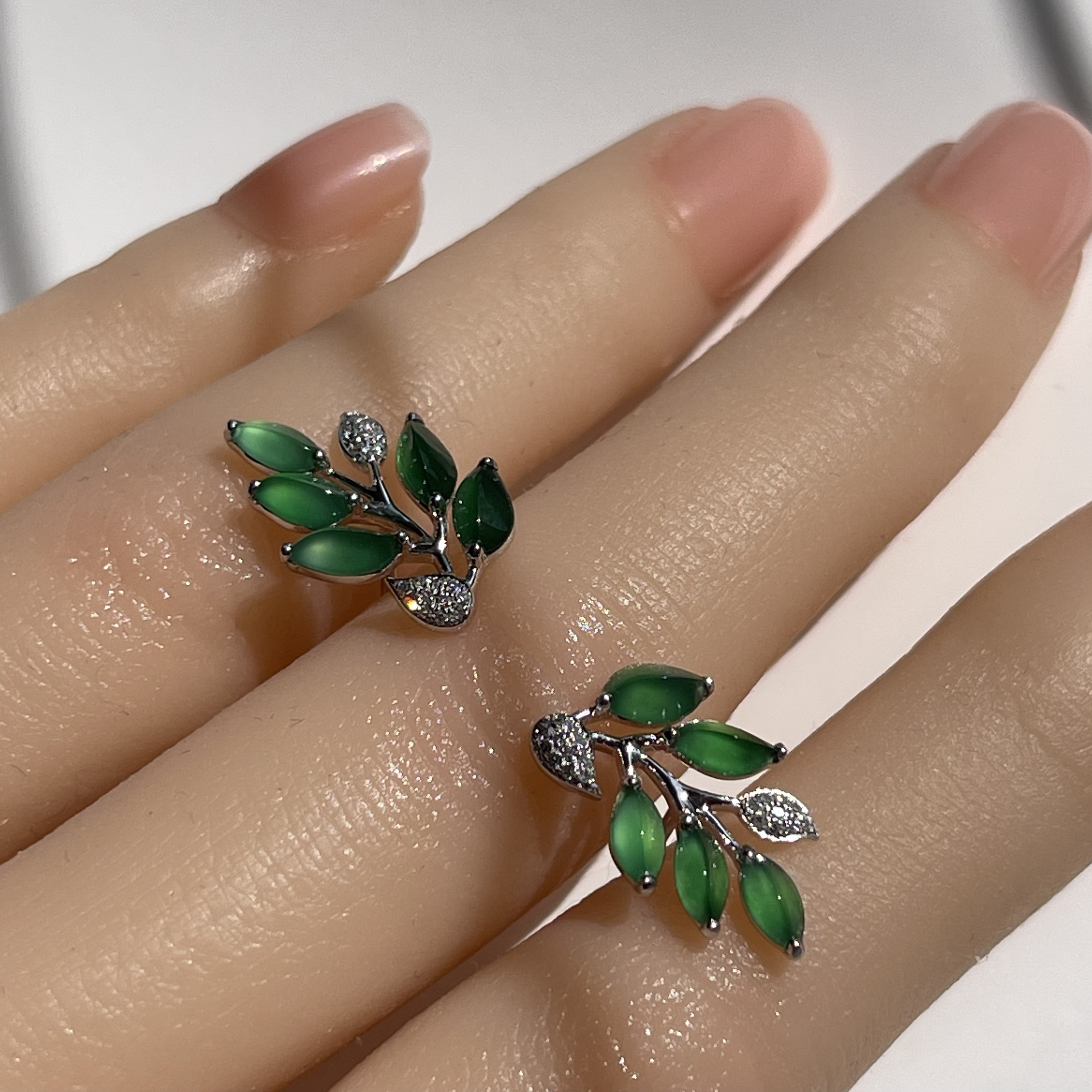 18K White Gold Flower Jade Earrings (PJA00399)