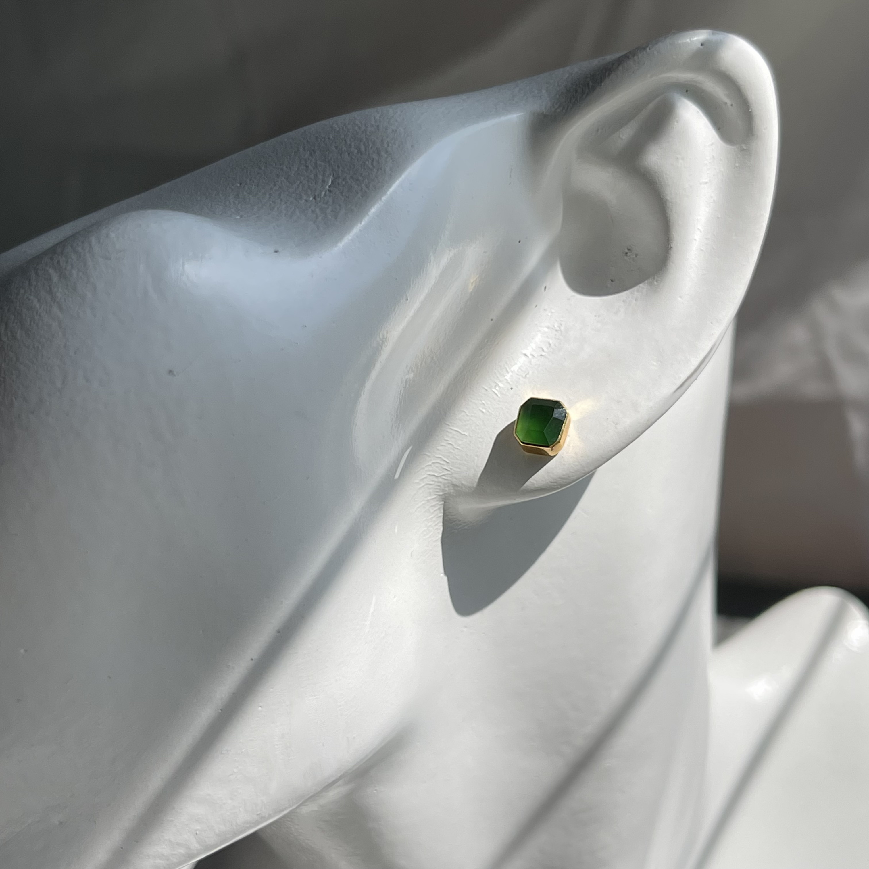 18K Yellow Gold Emerald Green Jade Earrings (PJA00353)