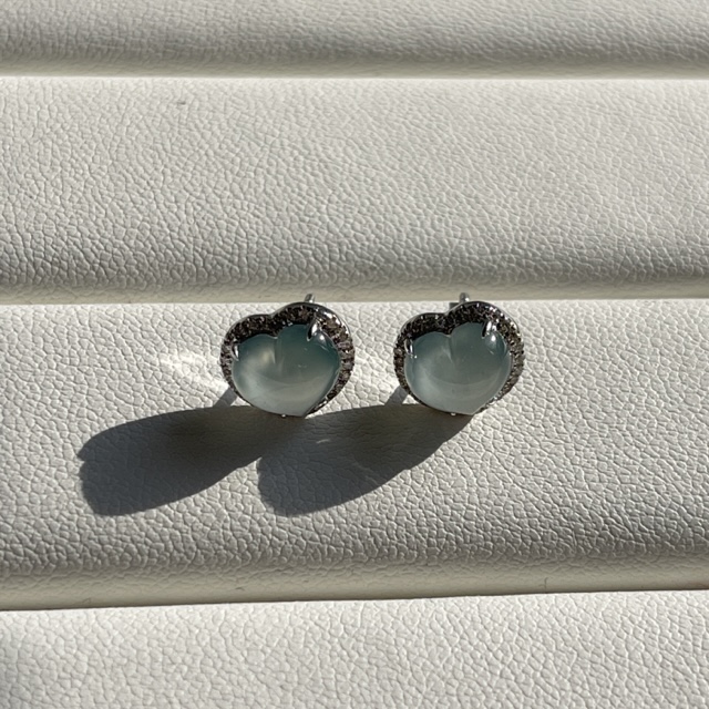 18K White Gold Light Blue Heart Shaped Jade Earrings (PJA00414)