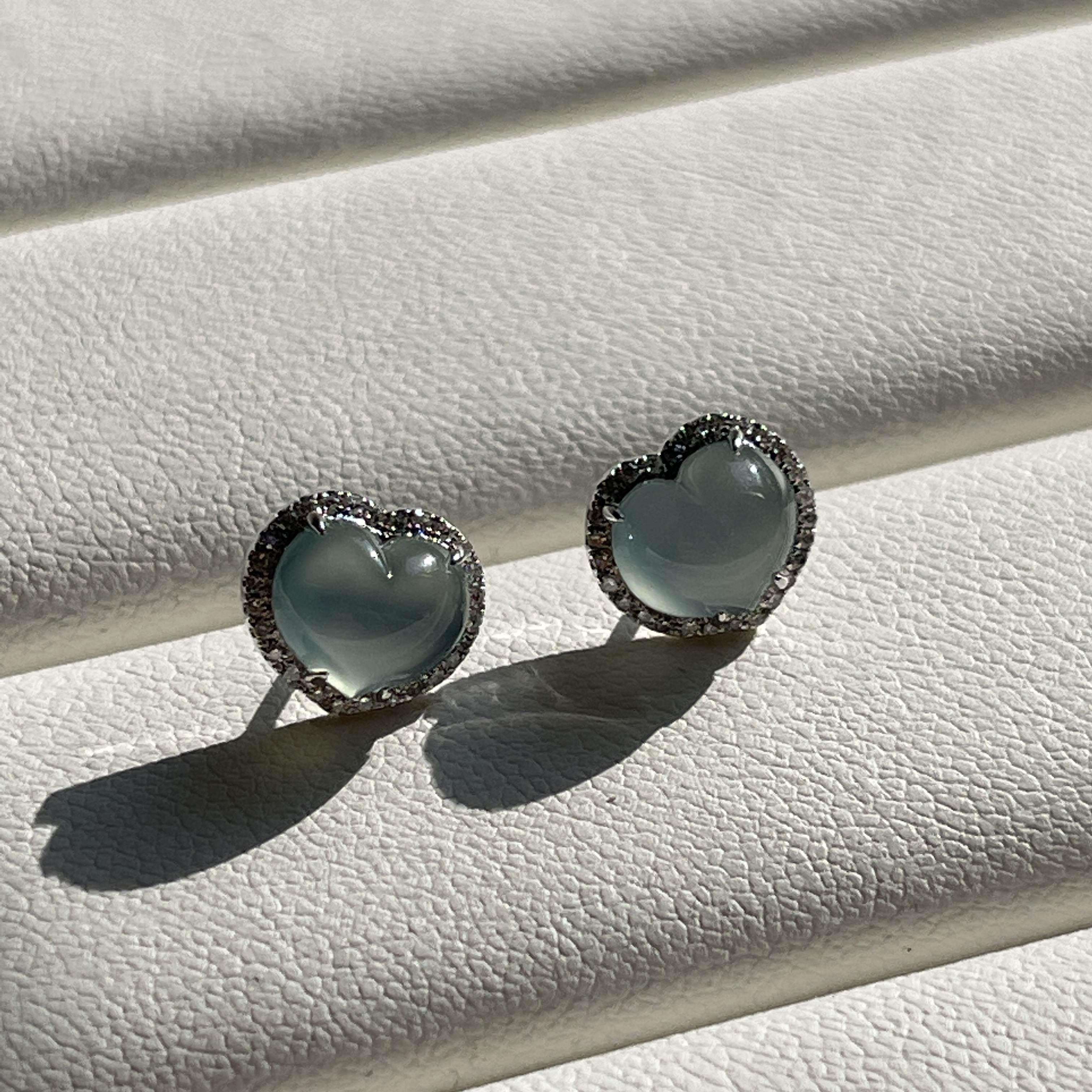 18K White Gold Light Blue Heart Shaped Jade Earrings (PJA00414)