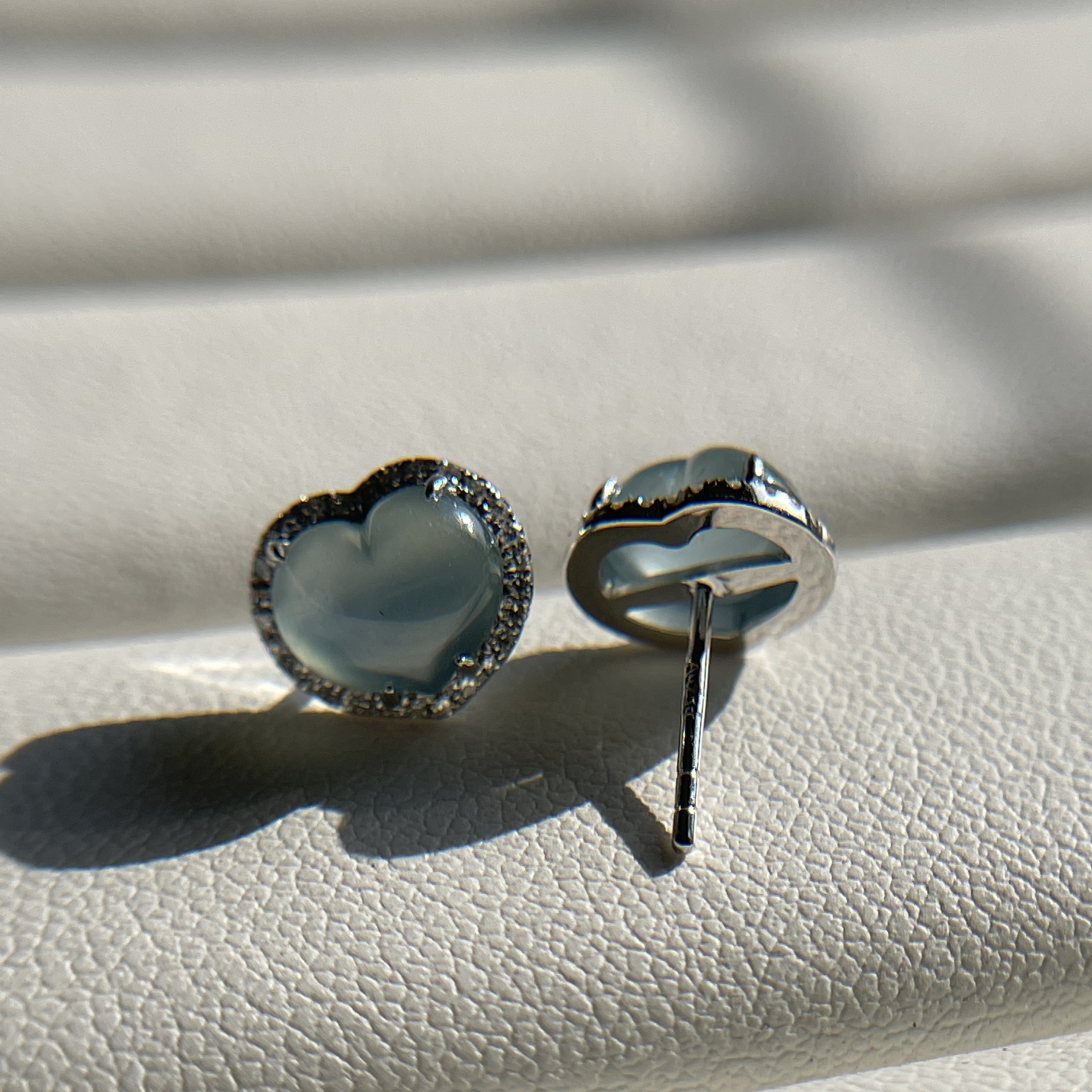 18K White Gold Light Blue Heart Shaped Jade Earrings (PJA00414)