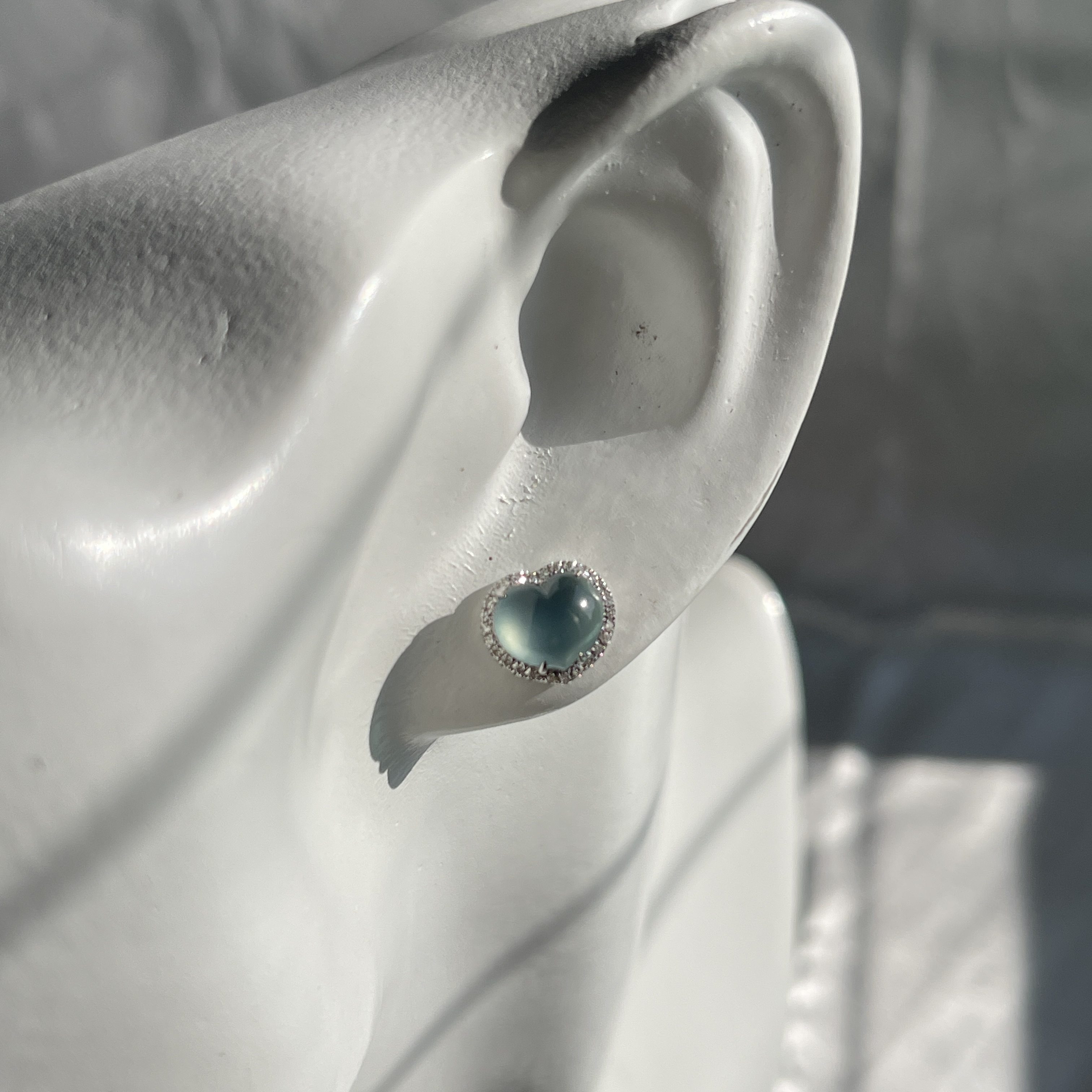 18K White Gold Light Blue Heart Shaped Jade Earrings (PJA00414)