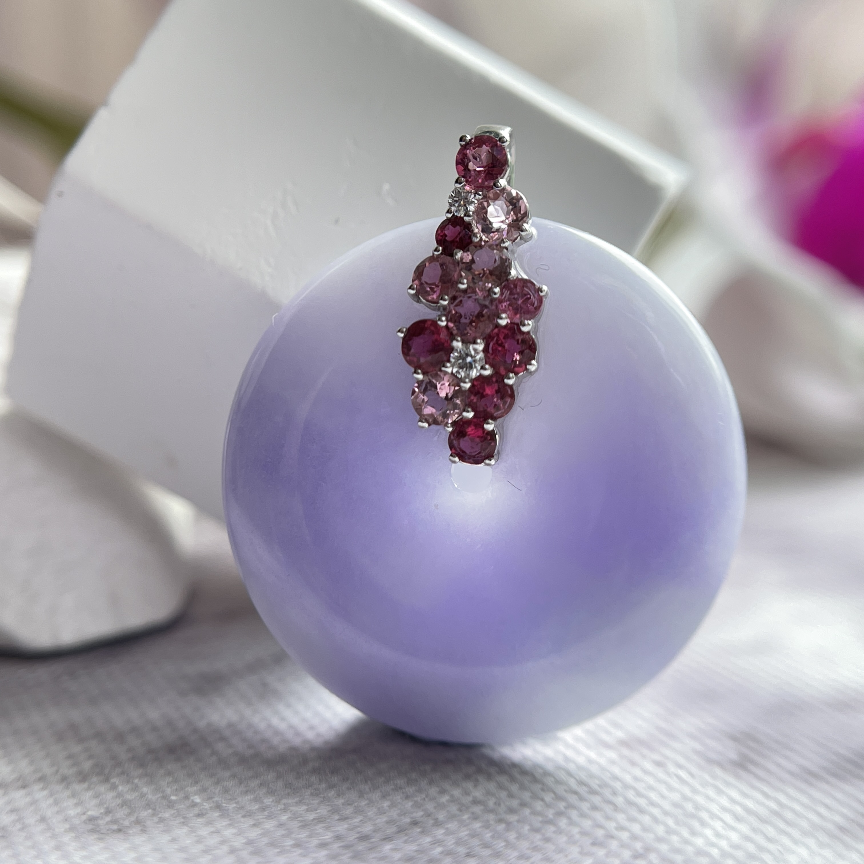 18K White Gold Lavender Safety Coin Jade Pendant (PJA00351)