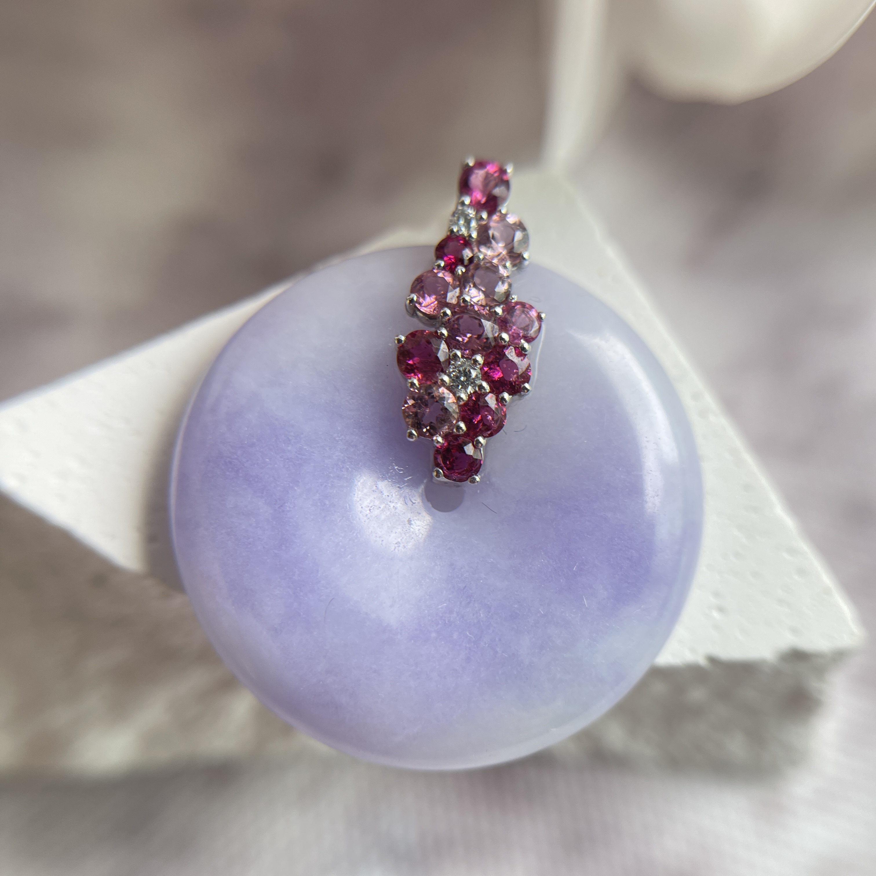 18K White Gold Lavender Safety Coin Jade Pendant (PJA00351)