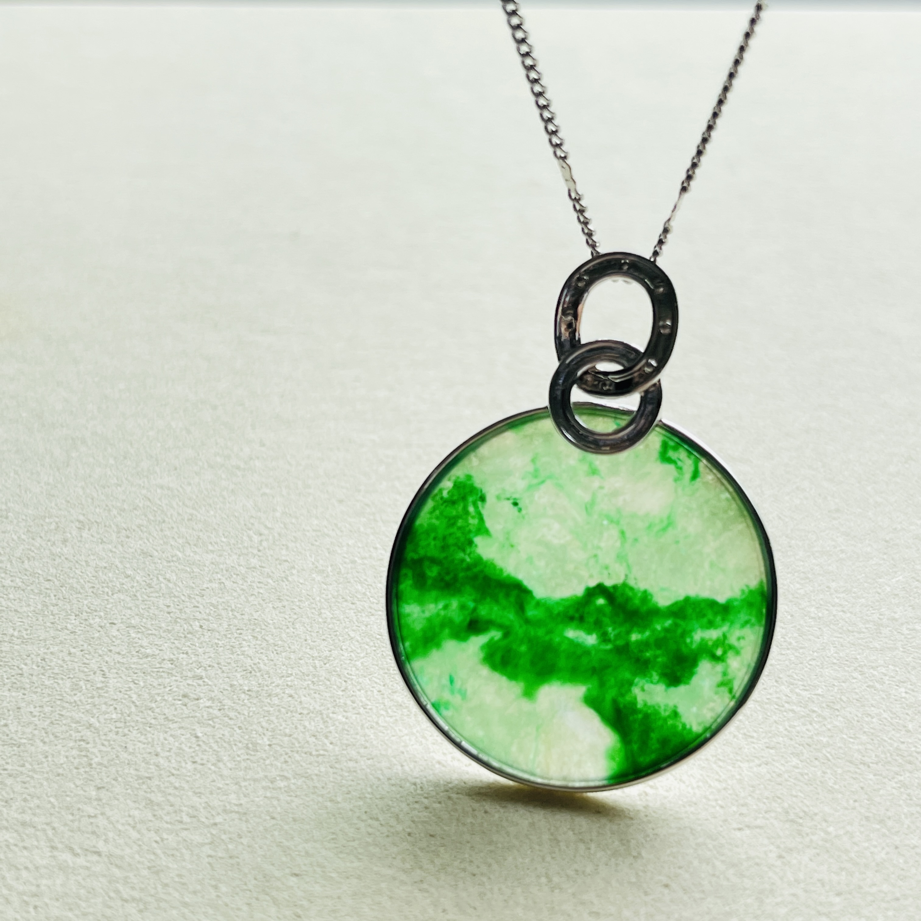 18K White Gold Green Jade Pendant (PJA00516)