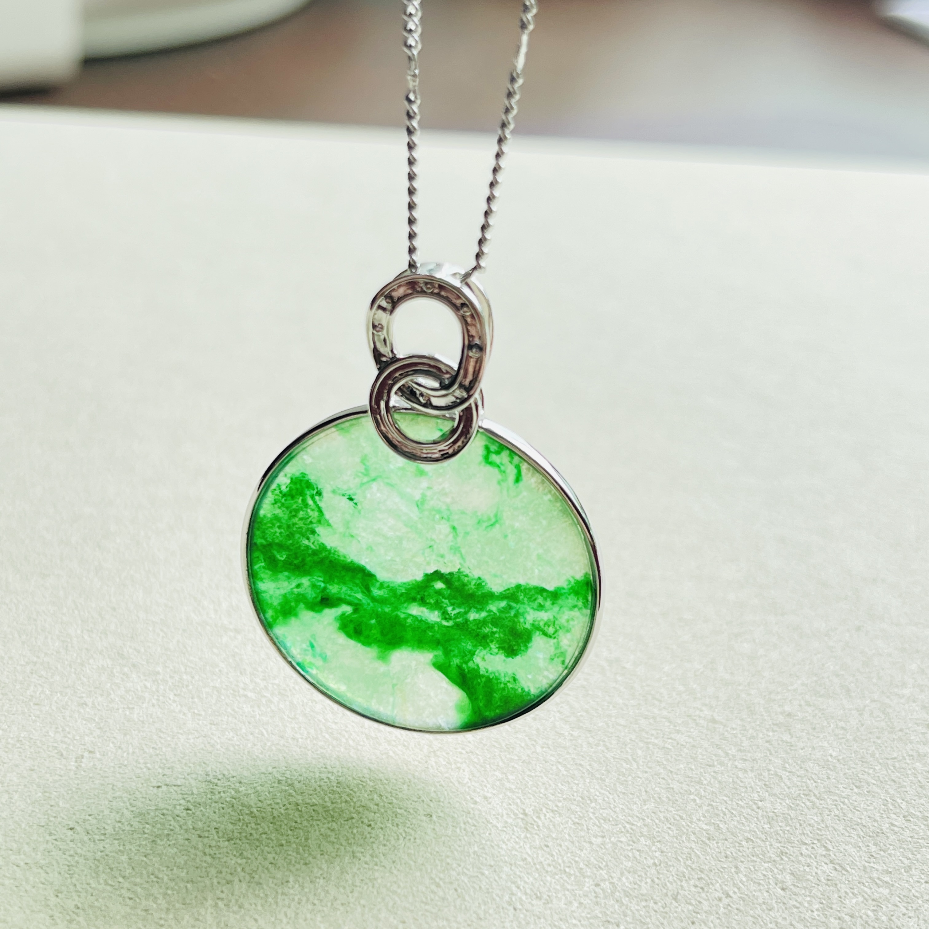 18K White Gold Green Jade Pendant (PJA00516)