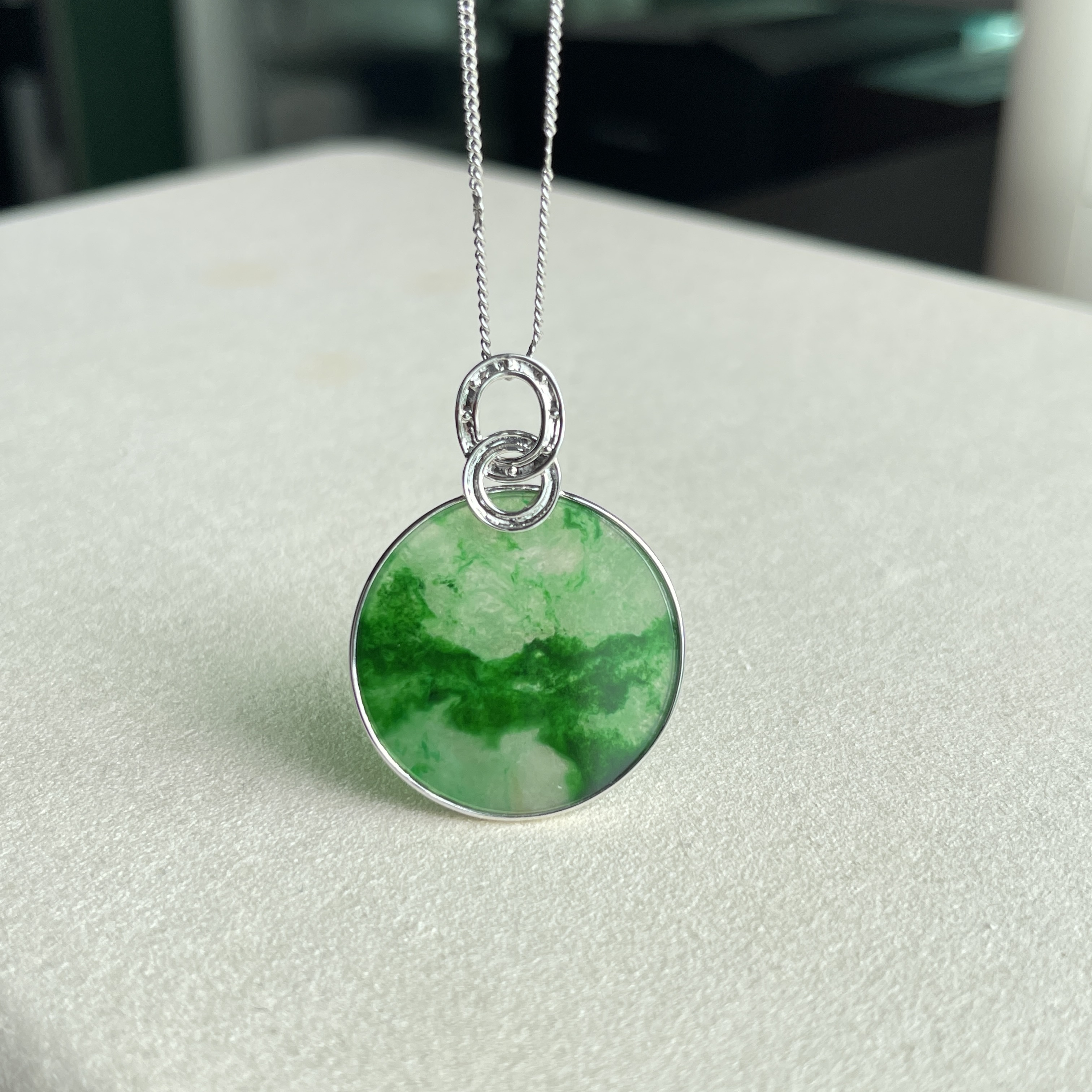 18K White Gold Green Jade Pendant (PJA00516)