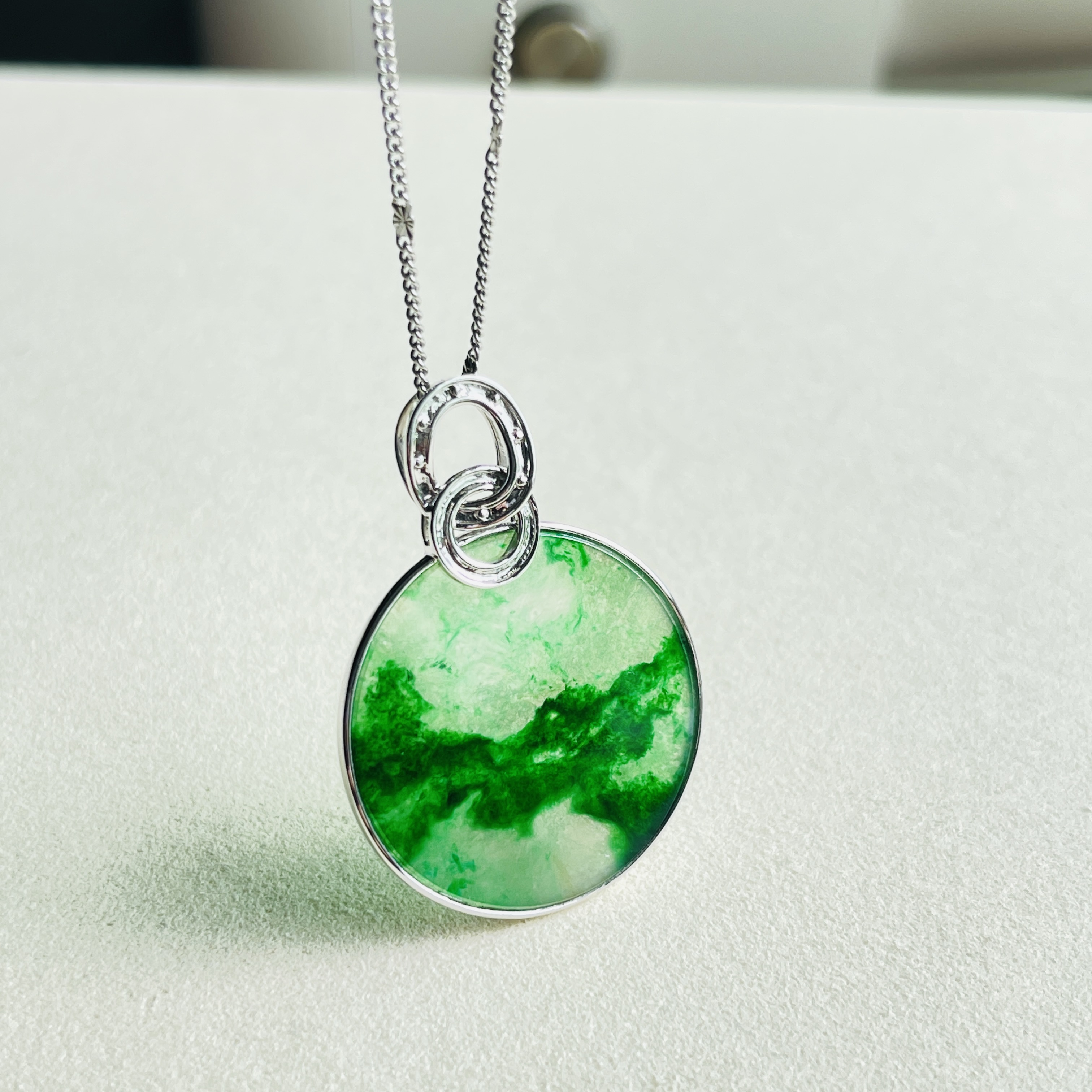 18K White Gold Green Jade Pendant (PJA00516)