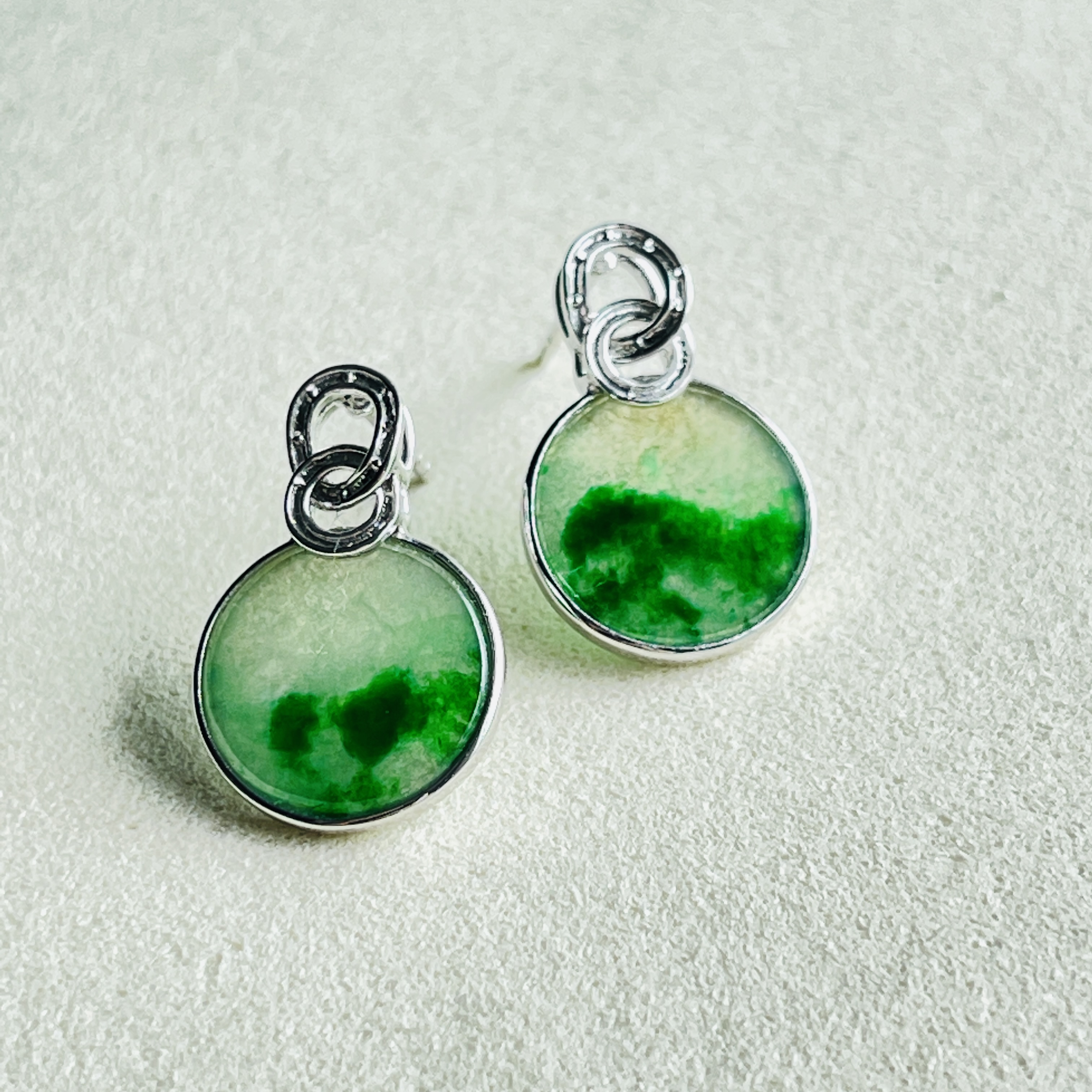 18K White Gold Green Jade Ear Studs (PJA00517)