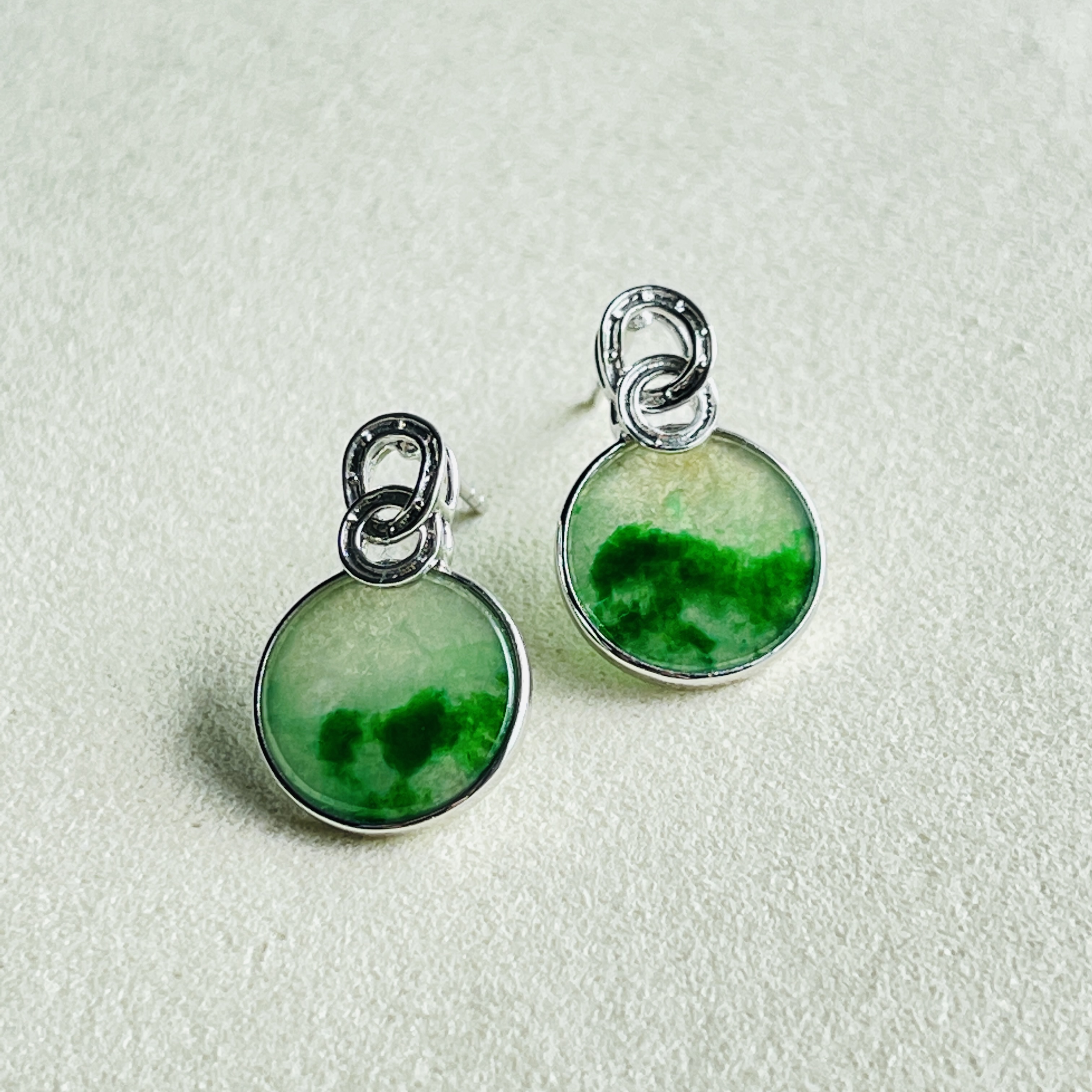 18K White Gold Green Jade Ear Studs (PJA00517)
