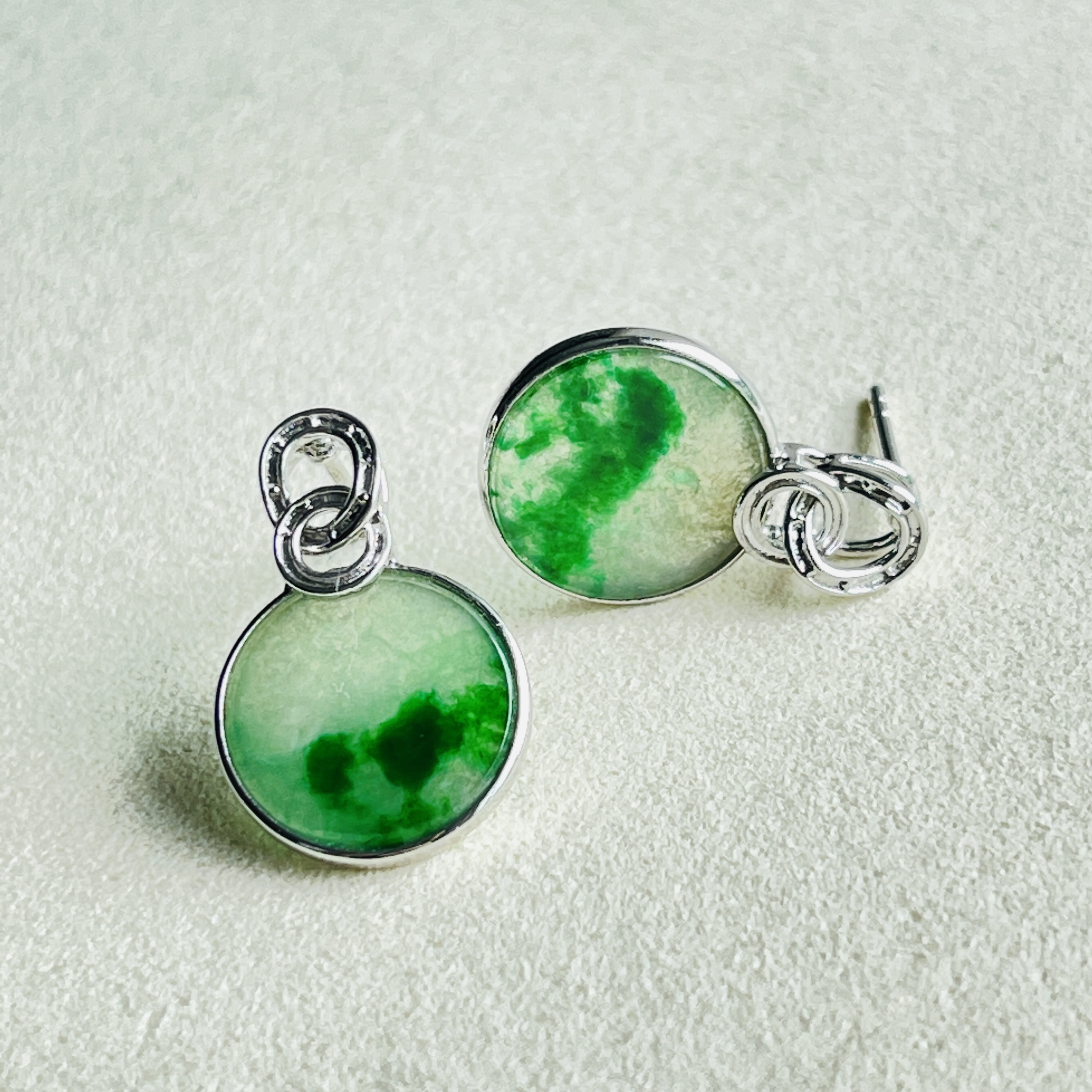 18K White Gold Green Jade Ear Studs (PJA00517)