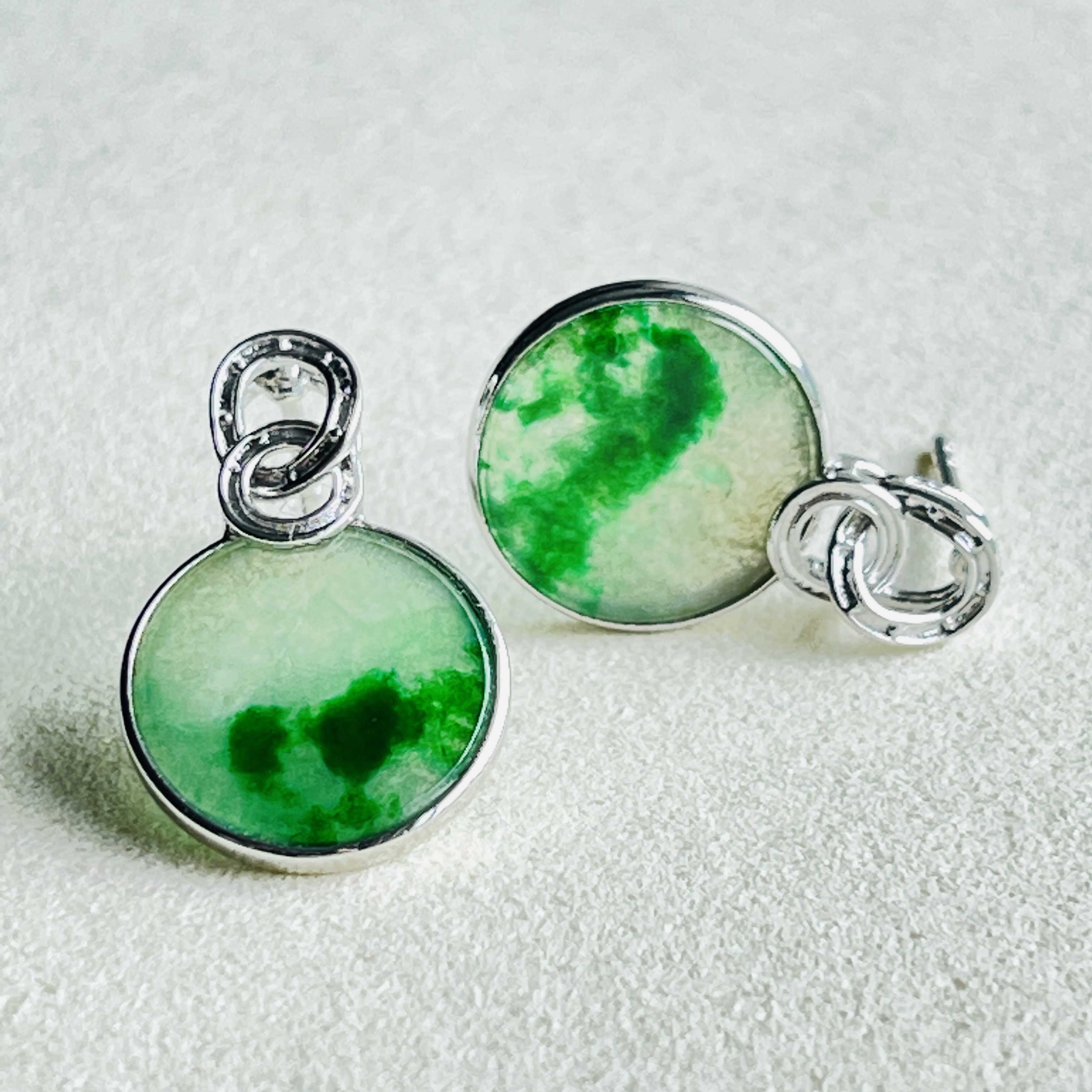 18K White Gold Green Jade Ear Studs (PJA00517)