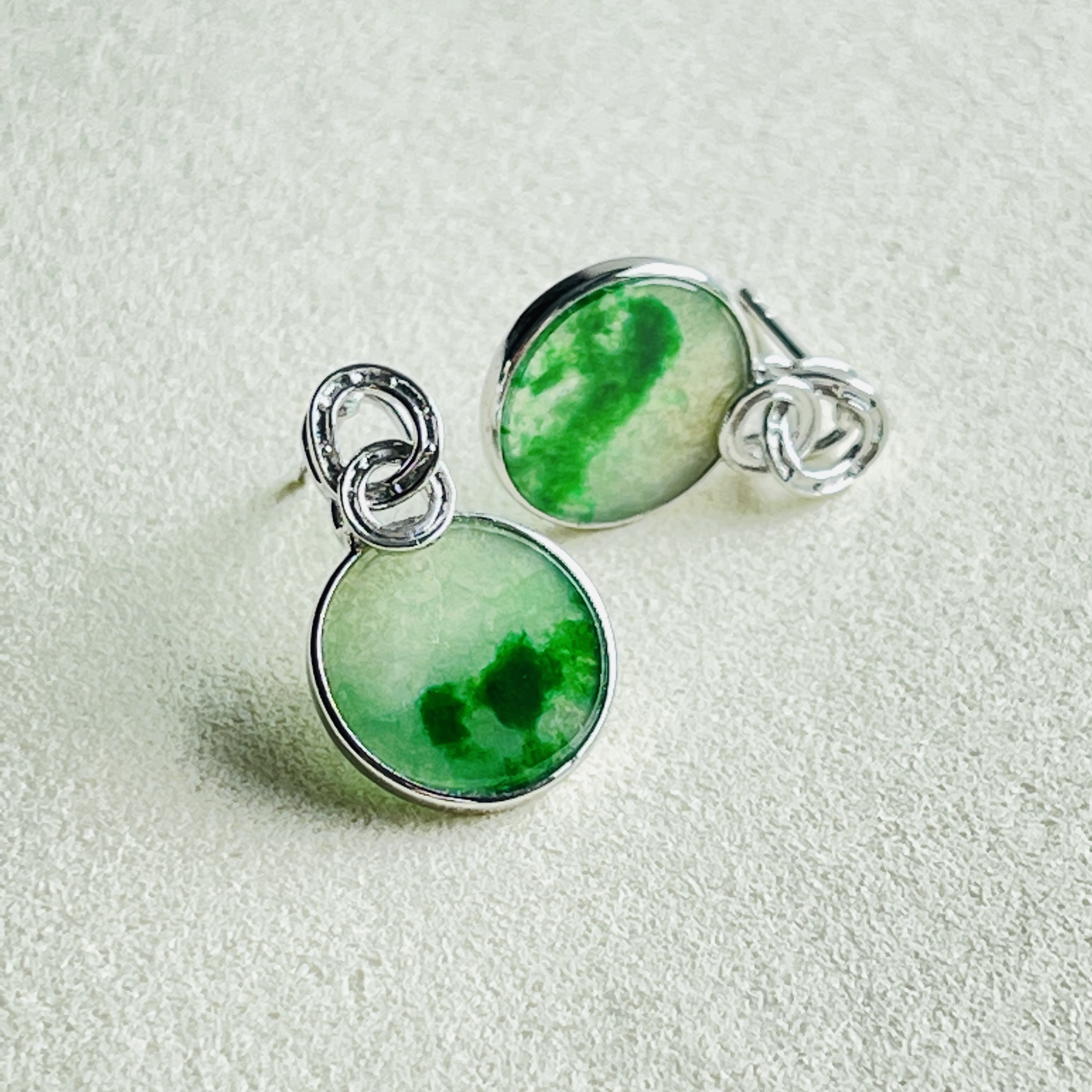 18K White Gold Green Jade Ear Studs (PJA00517)