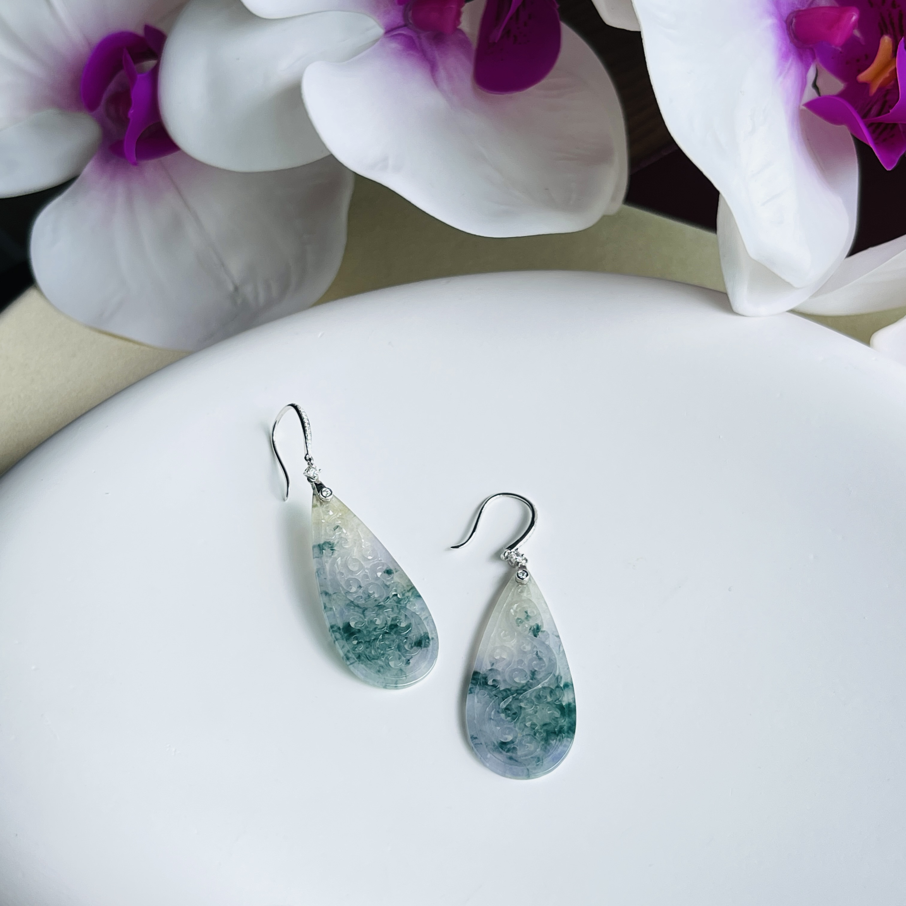 18K White Gold Lavender Carved Jade Earrings (PJA00440)