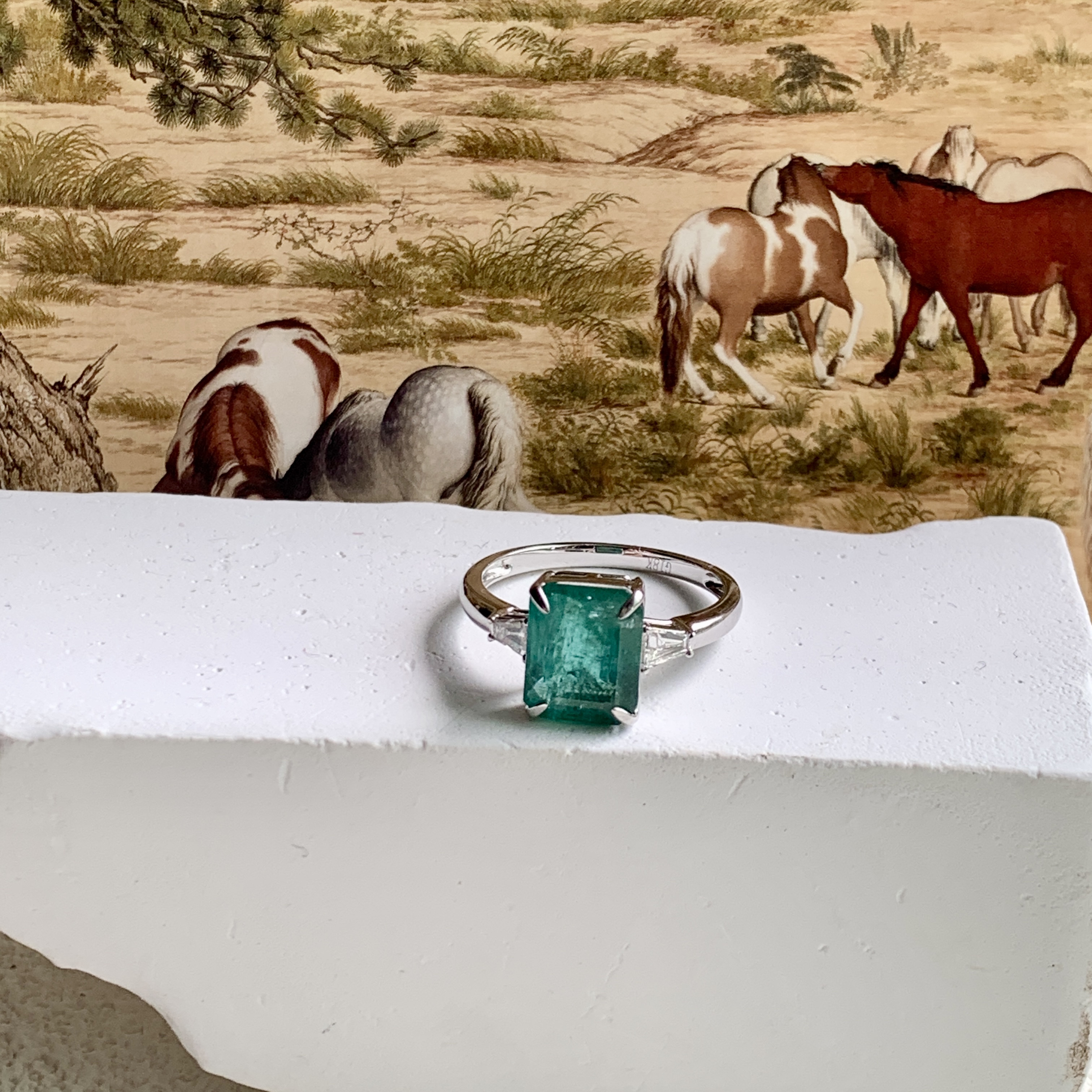 18K White Gold Green Emerald Ring (PDA00012)