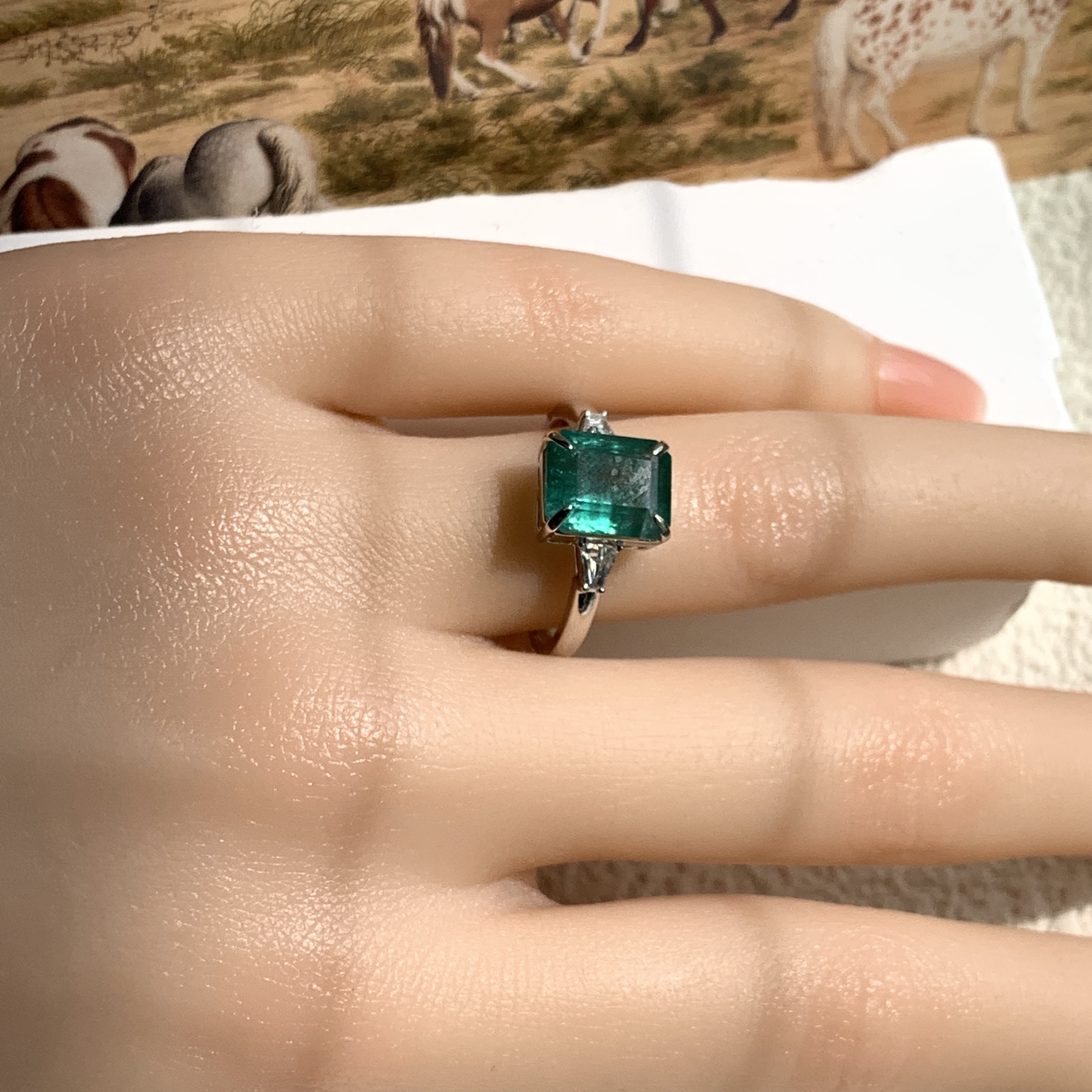 18K White Gold Green Emerald Ring (PDA00012)