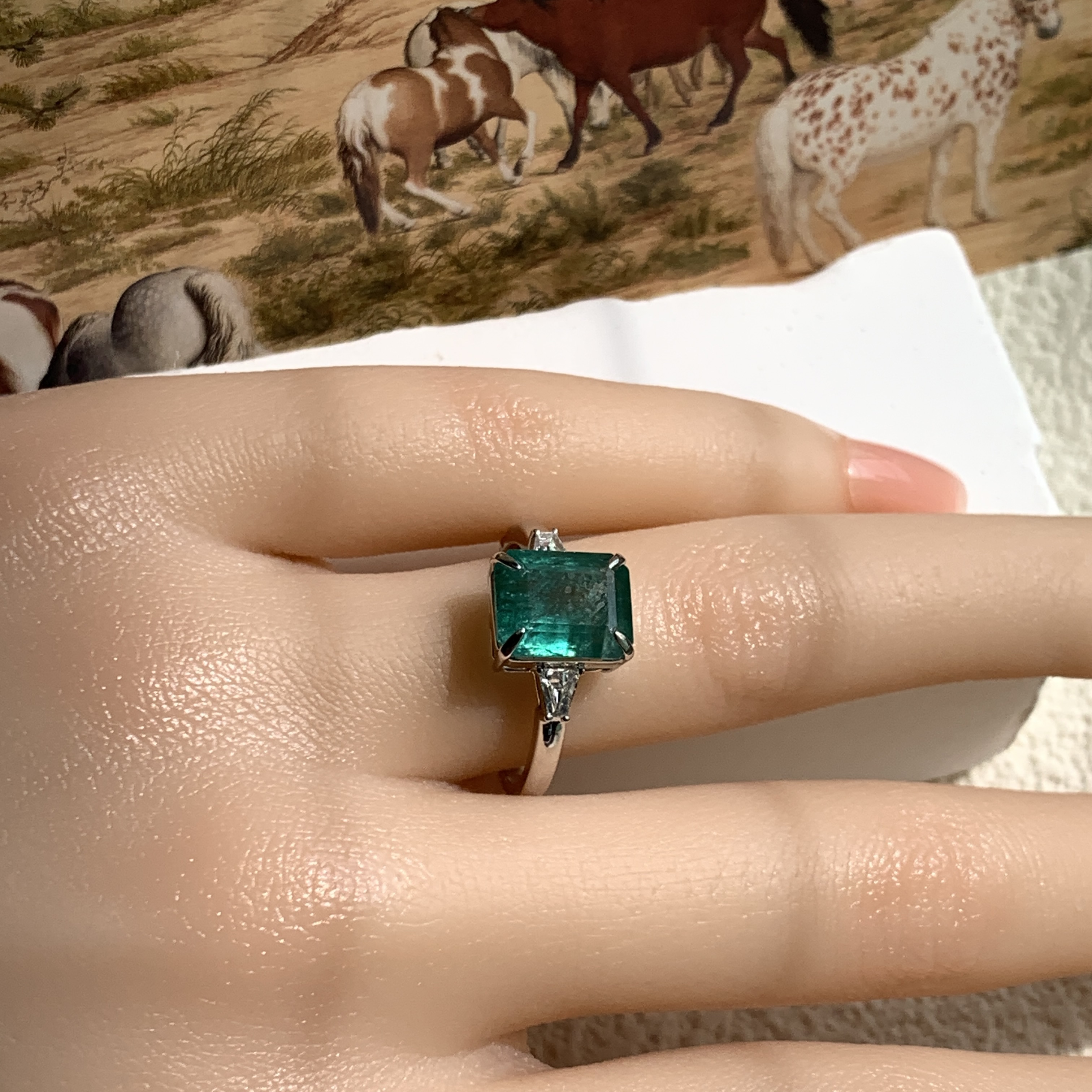 18K White Gold Green Emerald Ring (PDA00012)