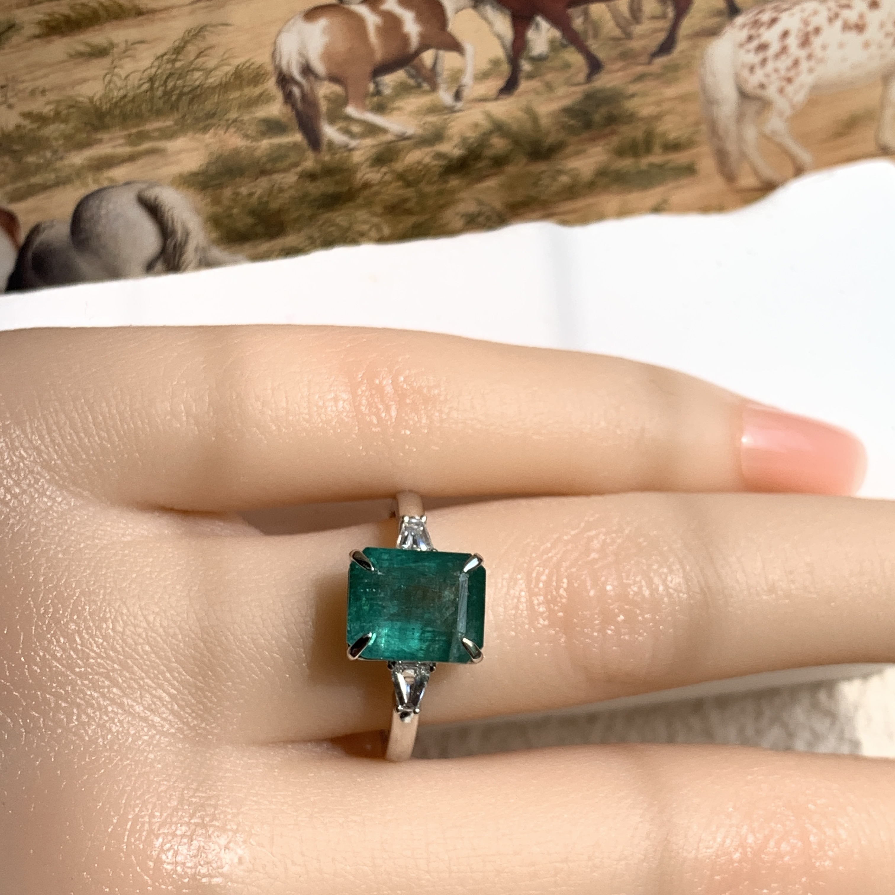 18K White Gold Green Emerald Ring (PDA00012)