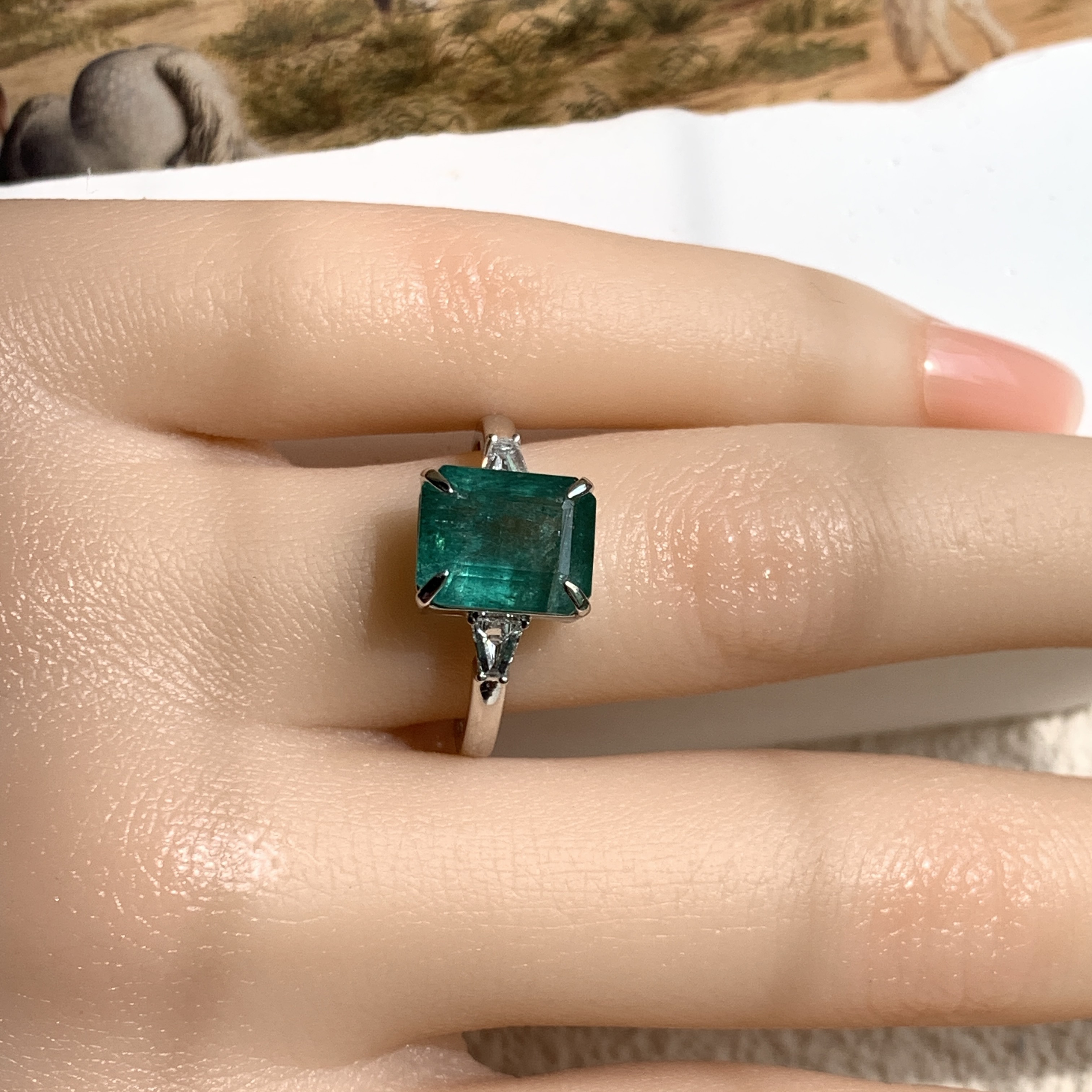 18K White Gold Green Emerald Ring (PDA00012)