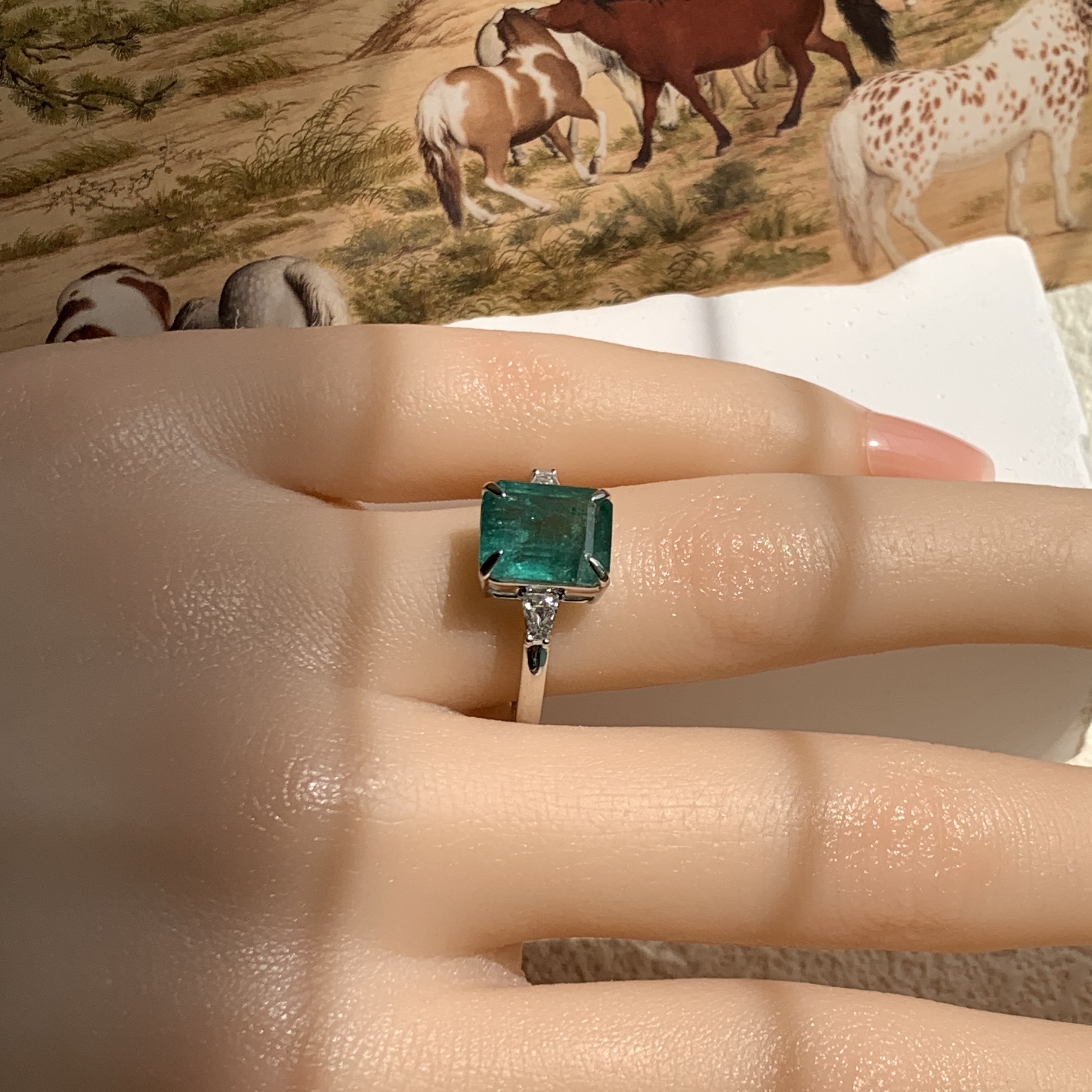 18K White Gold Green Emerald Ring (PDA00012)