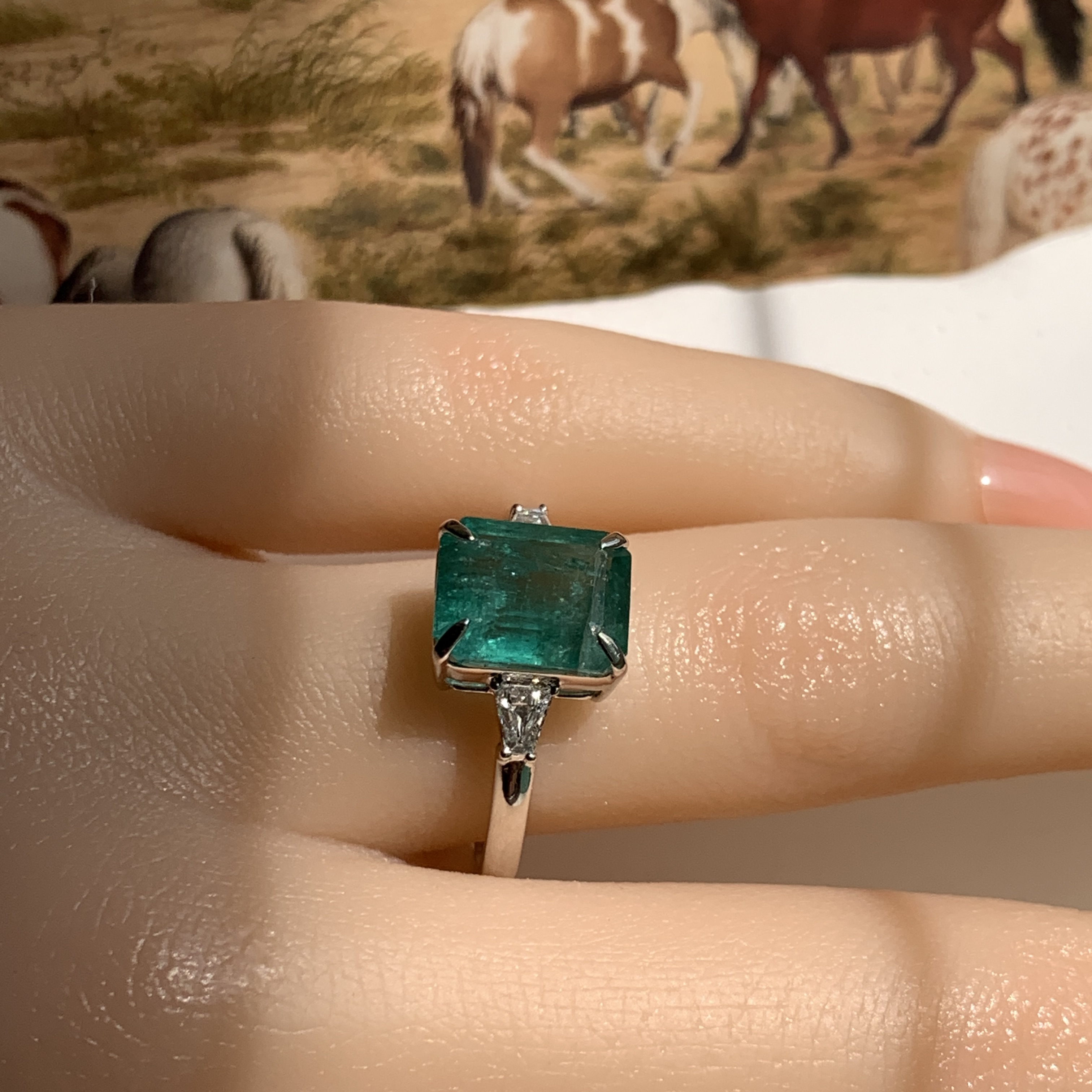 18K White Gold Green Emerald Ring (PDA00012)