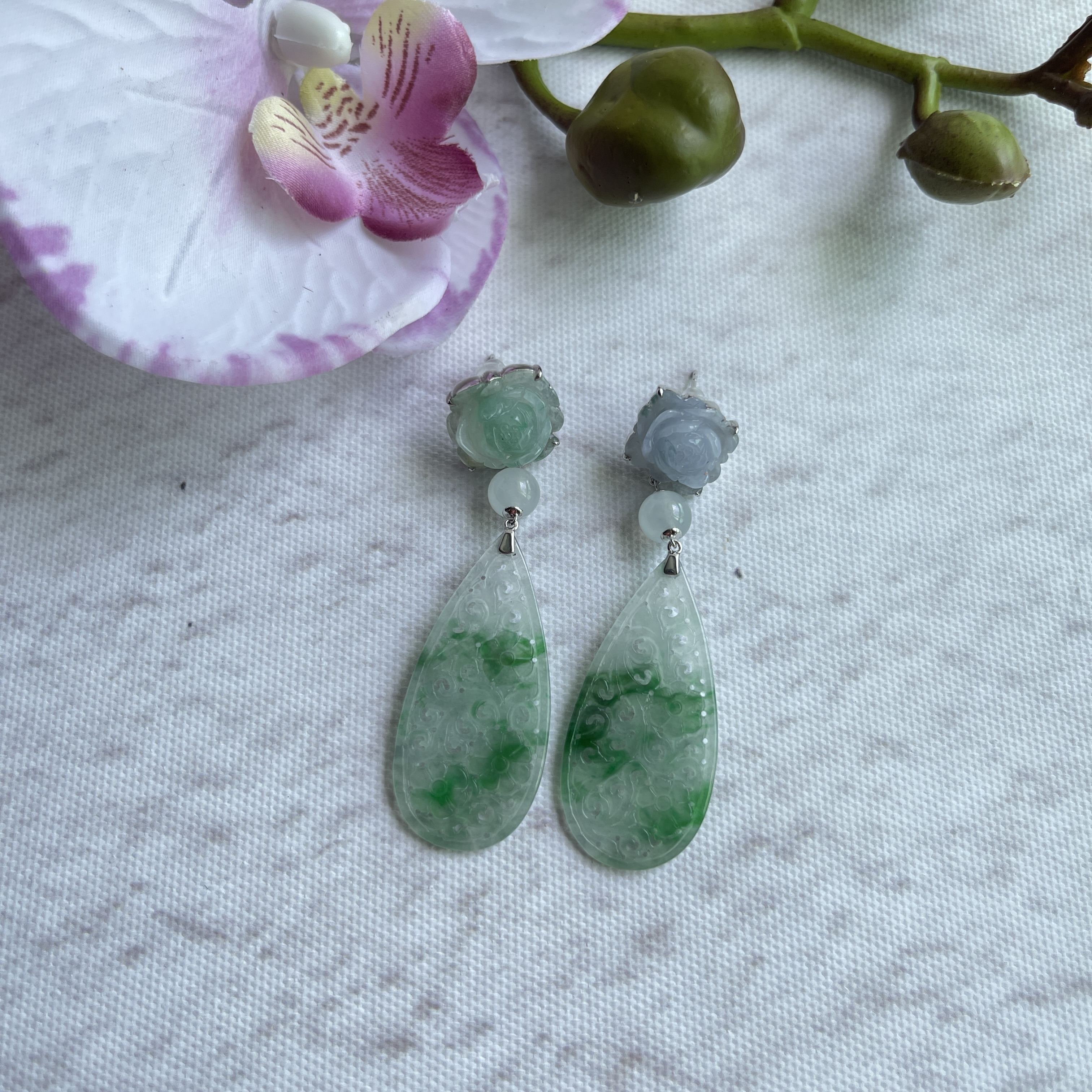 18K White Gold Carved Jade Earrings (PJA00441)