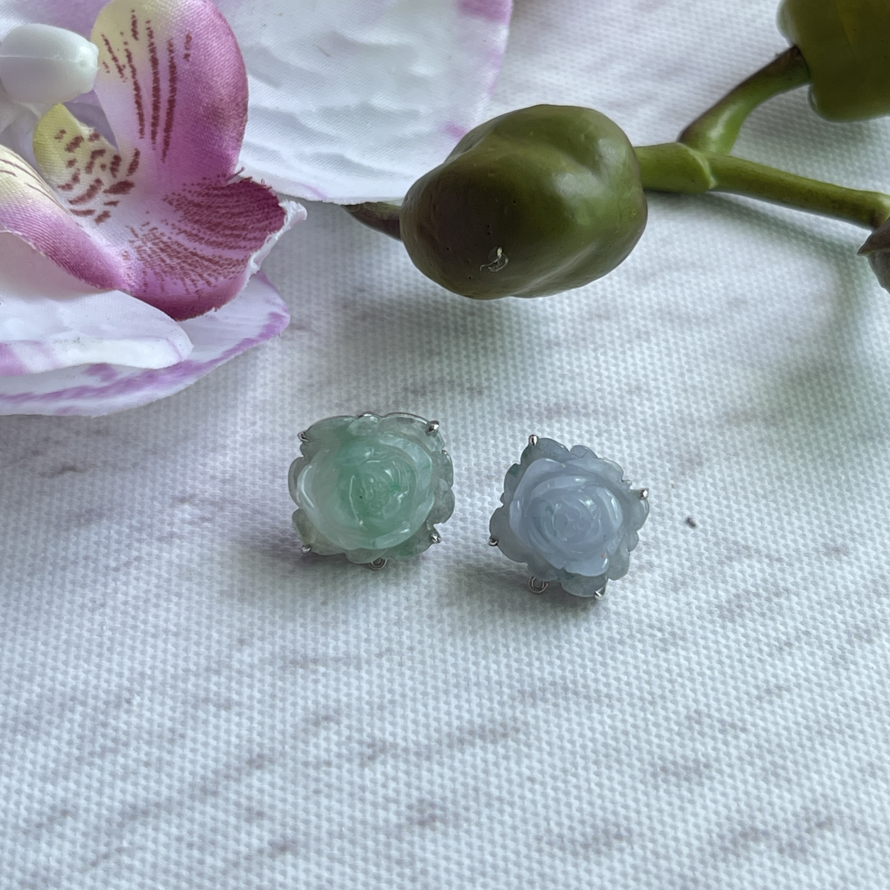 18K White Gold Carved Jade Earrings (PJA00441)