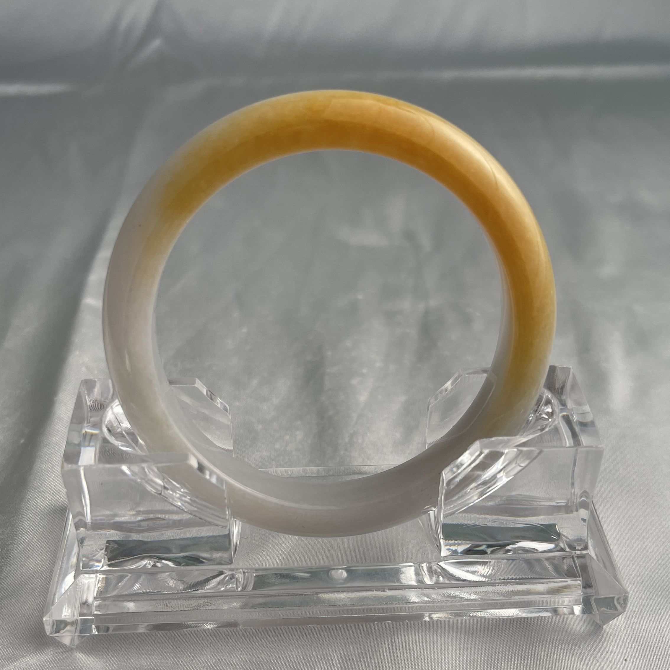 Yellow Jadeite Bangle (PJA00420)